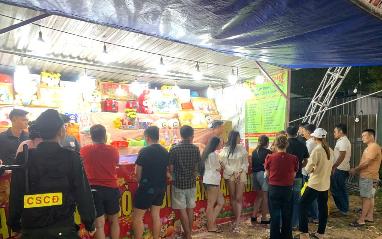 Bi&ecirc;n ph&ograve;ng Mộc B&agrave;i bắt 4 người nhập cảnh tr&aacute;i ph&eacute;p, 1 người bị truy n&atilde; - Ảnh 2.