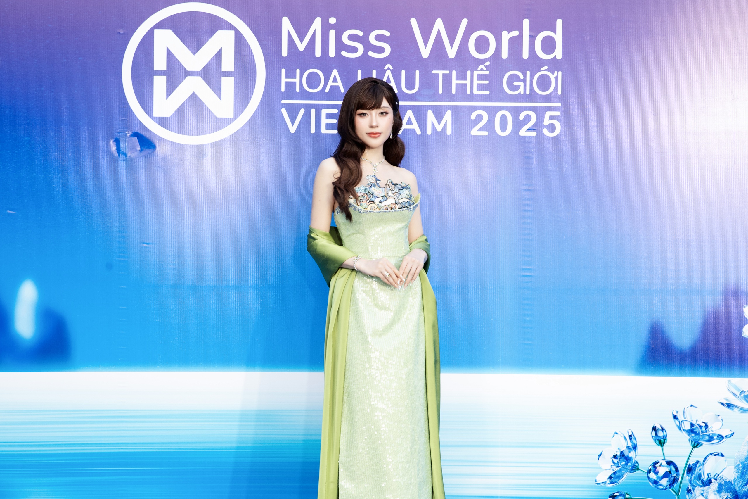 Cận cảnh nhan sắc ngày càng thăng hạng của Hoa hậu Tô Diệp Hà  - Ảnh 7.