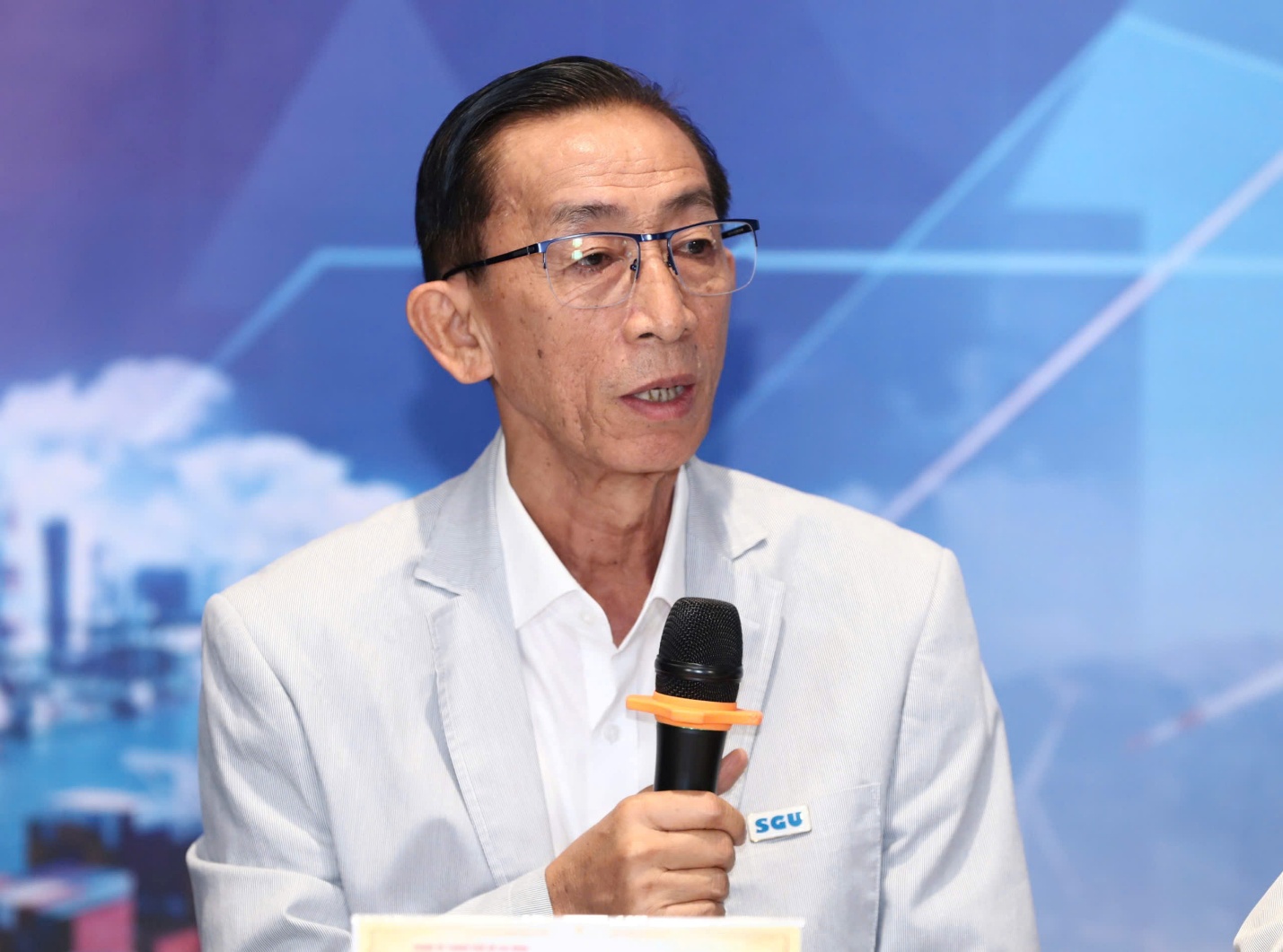 Strategic Resilience: Vietnam's Response to Global Volatility - Ảnh 3.