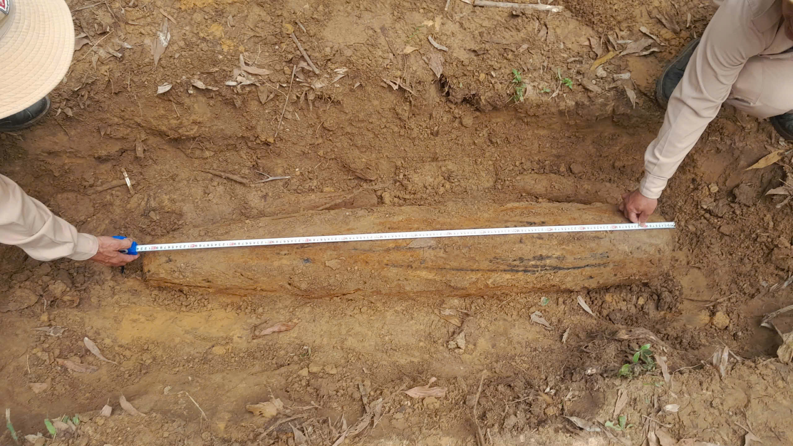 Quả bom nặng hơn 220kg vừa Quả bom nặng hơn 220kg vừa