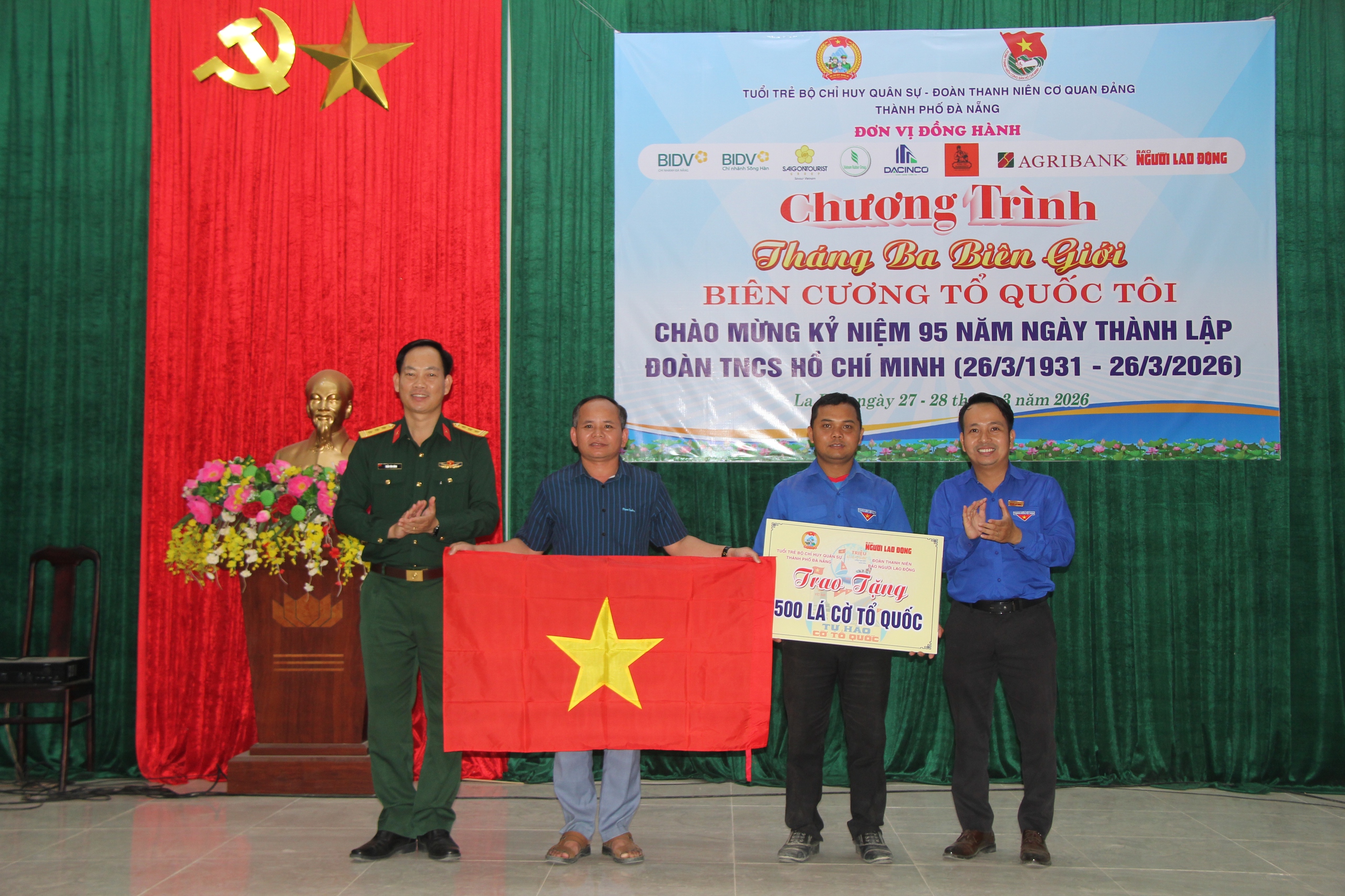 Đường cờ Tổ quốc tại La D&ecirc;&ecirc;: T&igrave;nh y&ecirc;u đất nước v&agrave; &yacute; ch&iacute; giữ bi&ecirc;n cương - Ảnh 2.