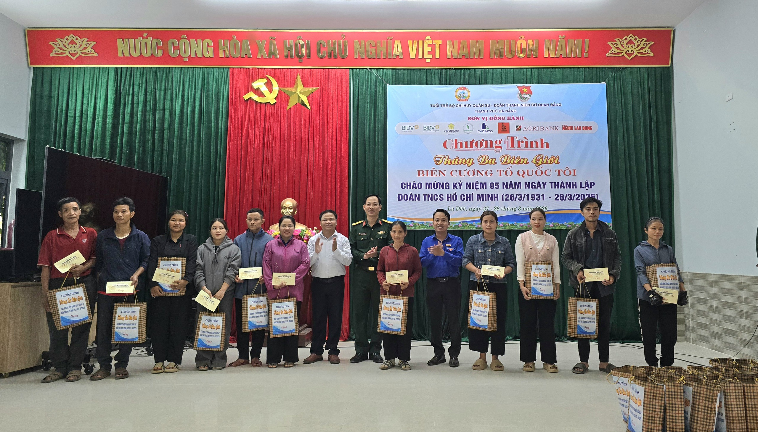 Đường cờ Tổ quốc tại La D&ecirc;&ecirc;: T&igrave;nh y&ecirc;u đất nước v&agrave; &yacute; ch&iacute; giữ bi&ecirc;n cương - Ảnh 5.