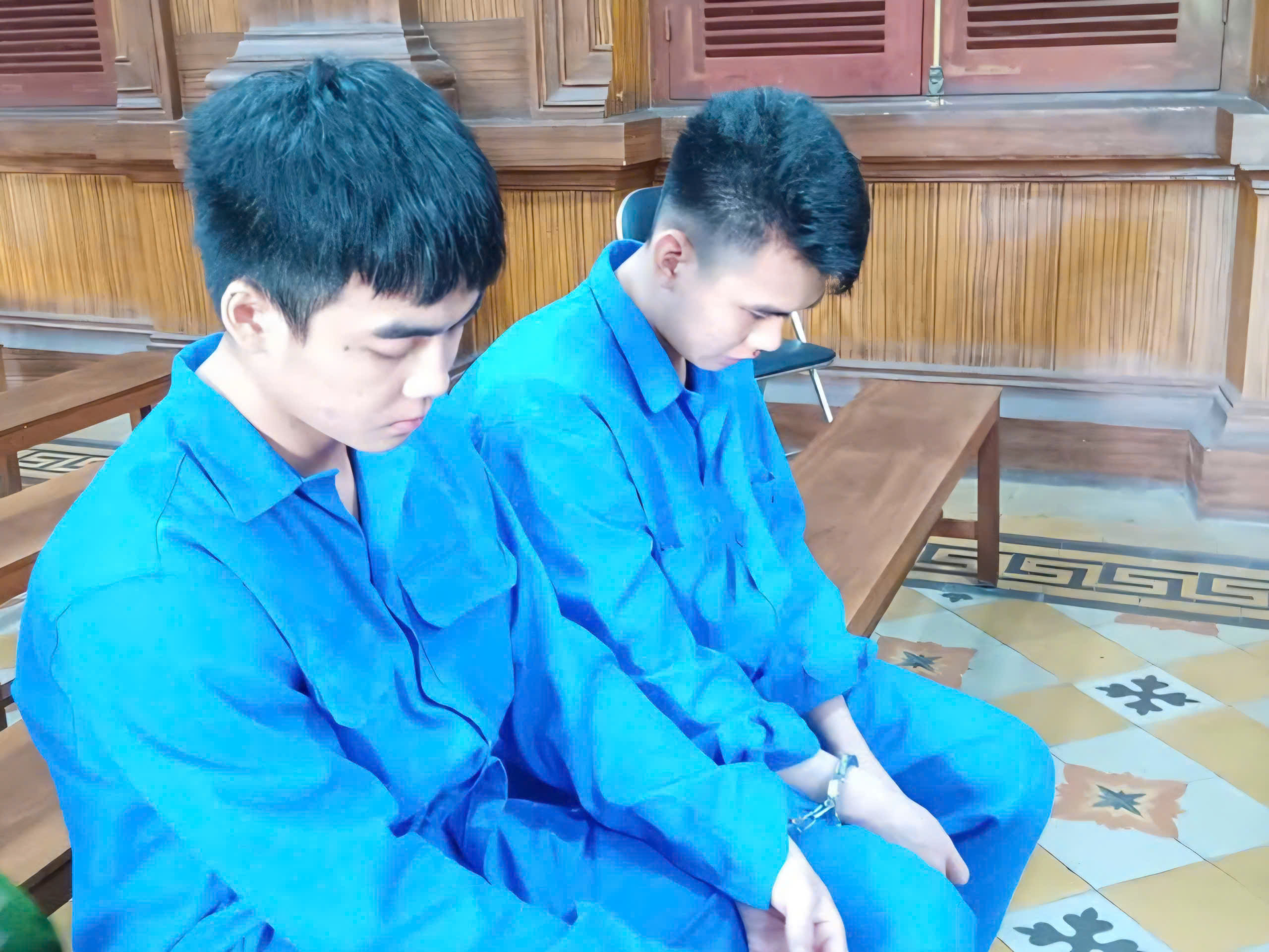 Sự thật kinh hoàng về những lần bé gái “đi chơi” với bạn qua mạng  - Ảnh 1.