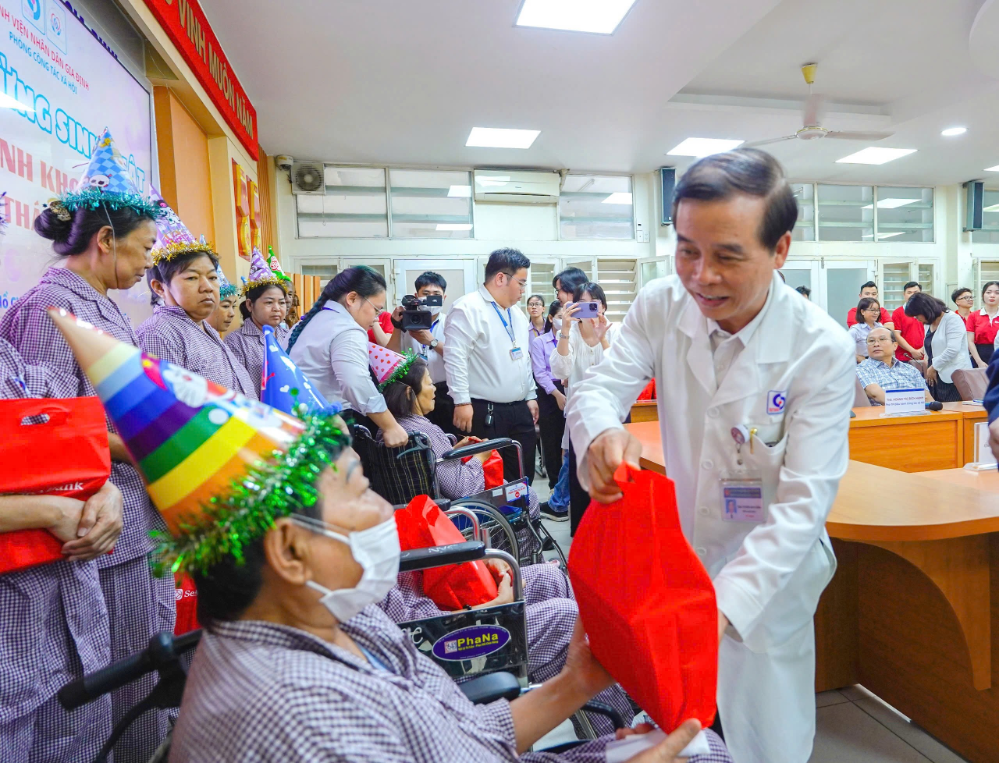 H&agrave;ng chục tỉ đồng được huy động mỗi năm hỗ trợ bệnh nh&acirc;n kh&oacute; khăn - Ảnh 8.