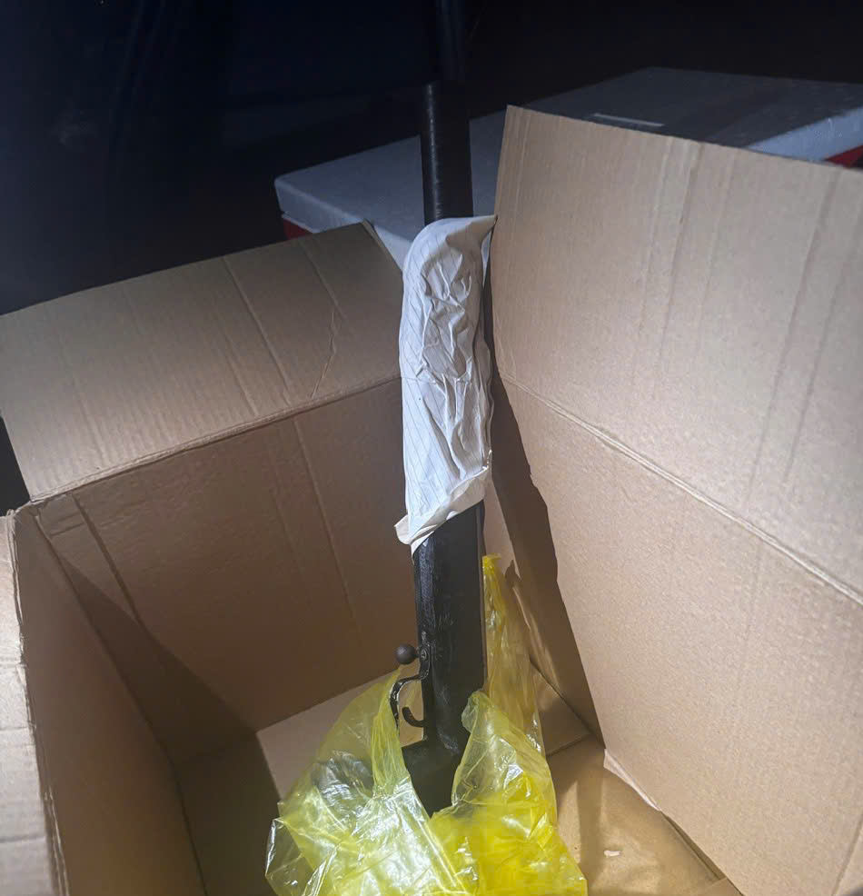 Người đàn ông từ Đà Nẵng về quê gây án, bắn chết mẹ vợ và tài xế taxi - Ảnh 2.