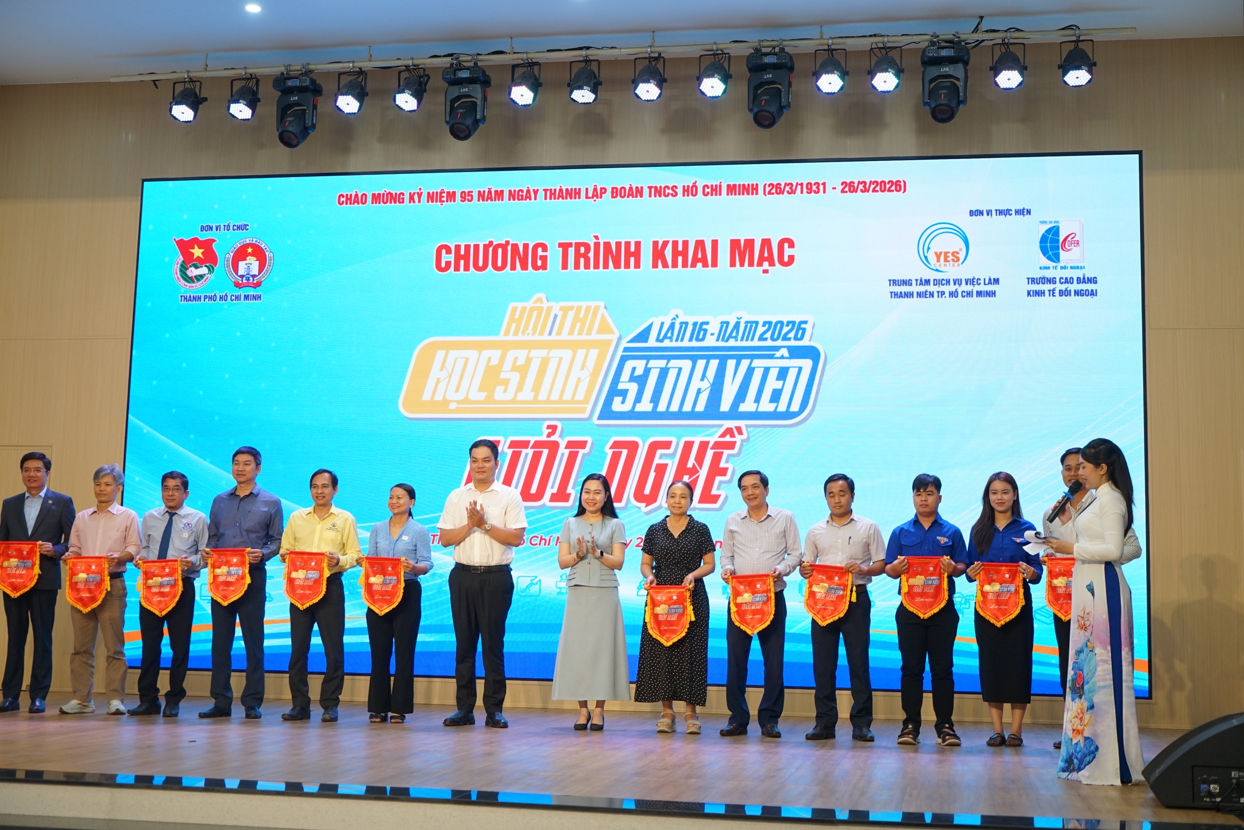 Gần 140 đội tranh tài tại Hội thi 