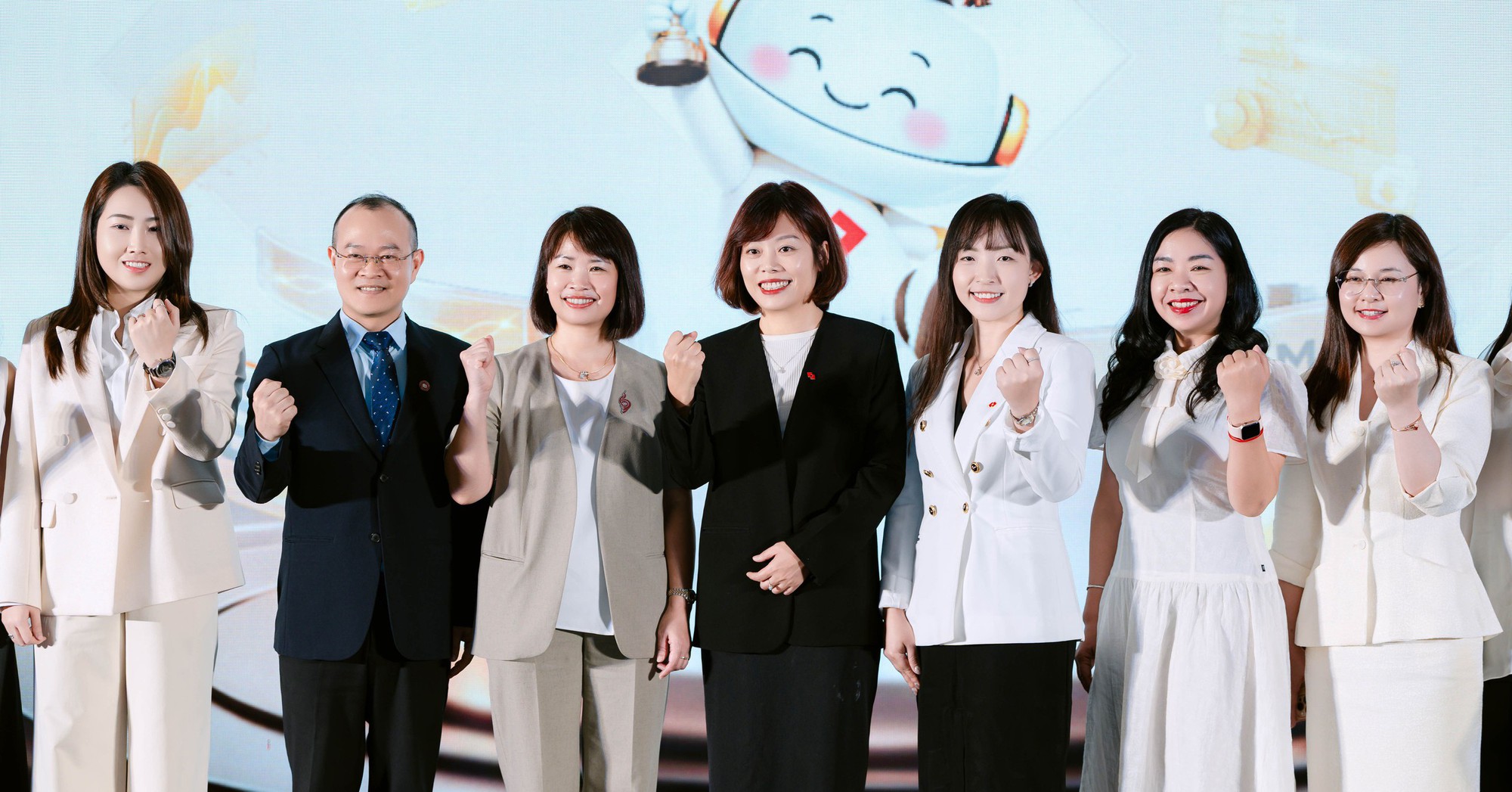 Techcombank ra mắt “Chương trình kiến tạo Tư duy và Bản lĩnh Lãnh đạo cho thế hệ kế cận”