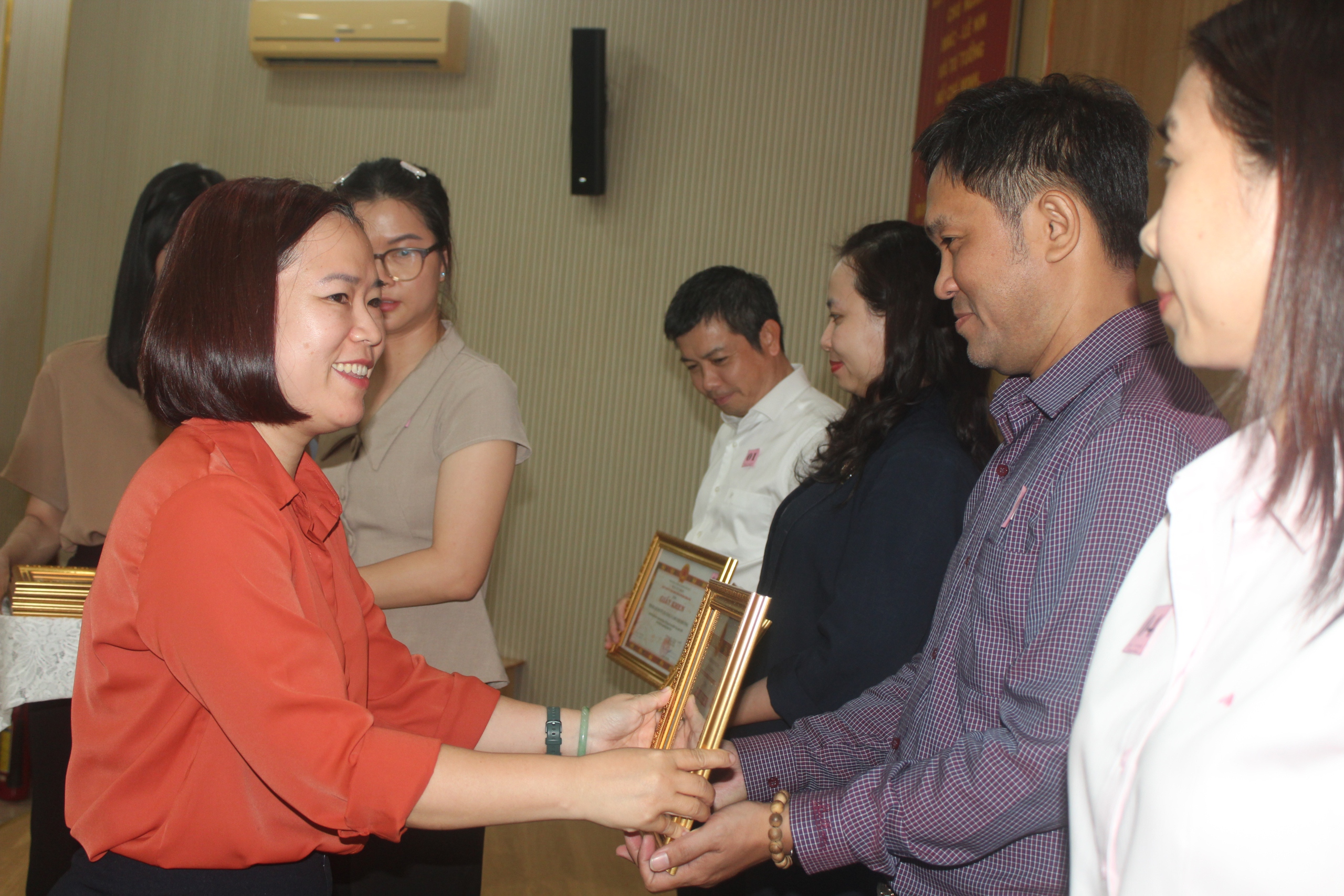 Phường Bình Phú tập trung hoàn thiện bộ máy sau thành công của cuộc bầu cử - Ảnh 2.