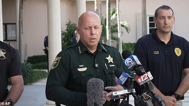 N&oacute;ng: Cảnh s&aacute;t Mỹ bắt giữ si&ecirc;u sao Tiger Woods - Ảnh 2.