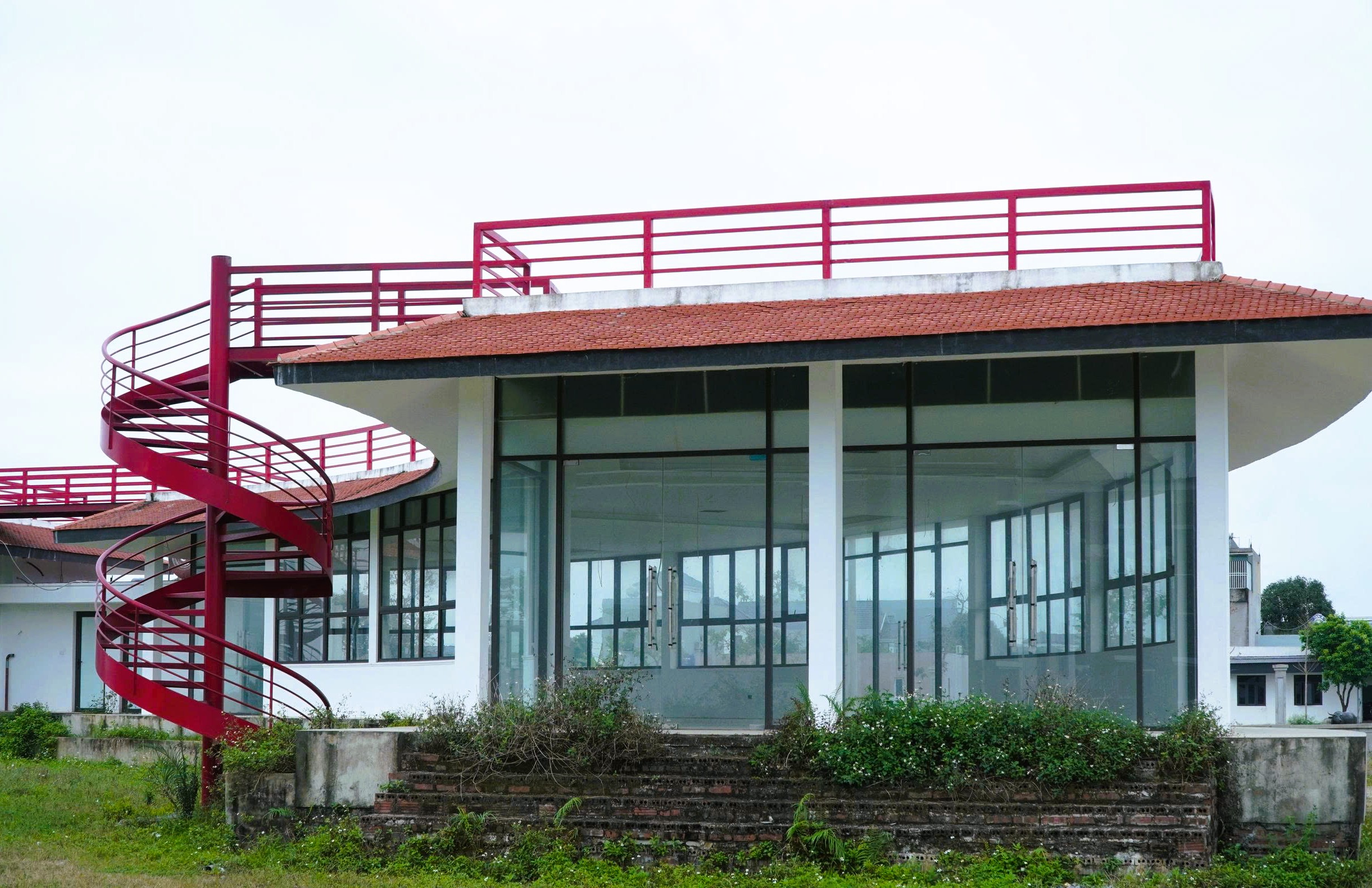 Dự án dạy nghề y tá, điều dưỡng quốc tế 670 tỉ đồng bỏ hoang suốt nhiều năm - Ảnh 2.