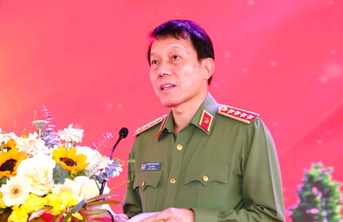 Đại tướng Lương Tam Quang dự lễ khởi công doanh trại Công an tỉnh Thanh Hóa - Ảnh 2.