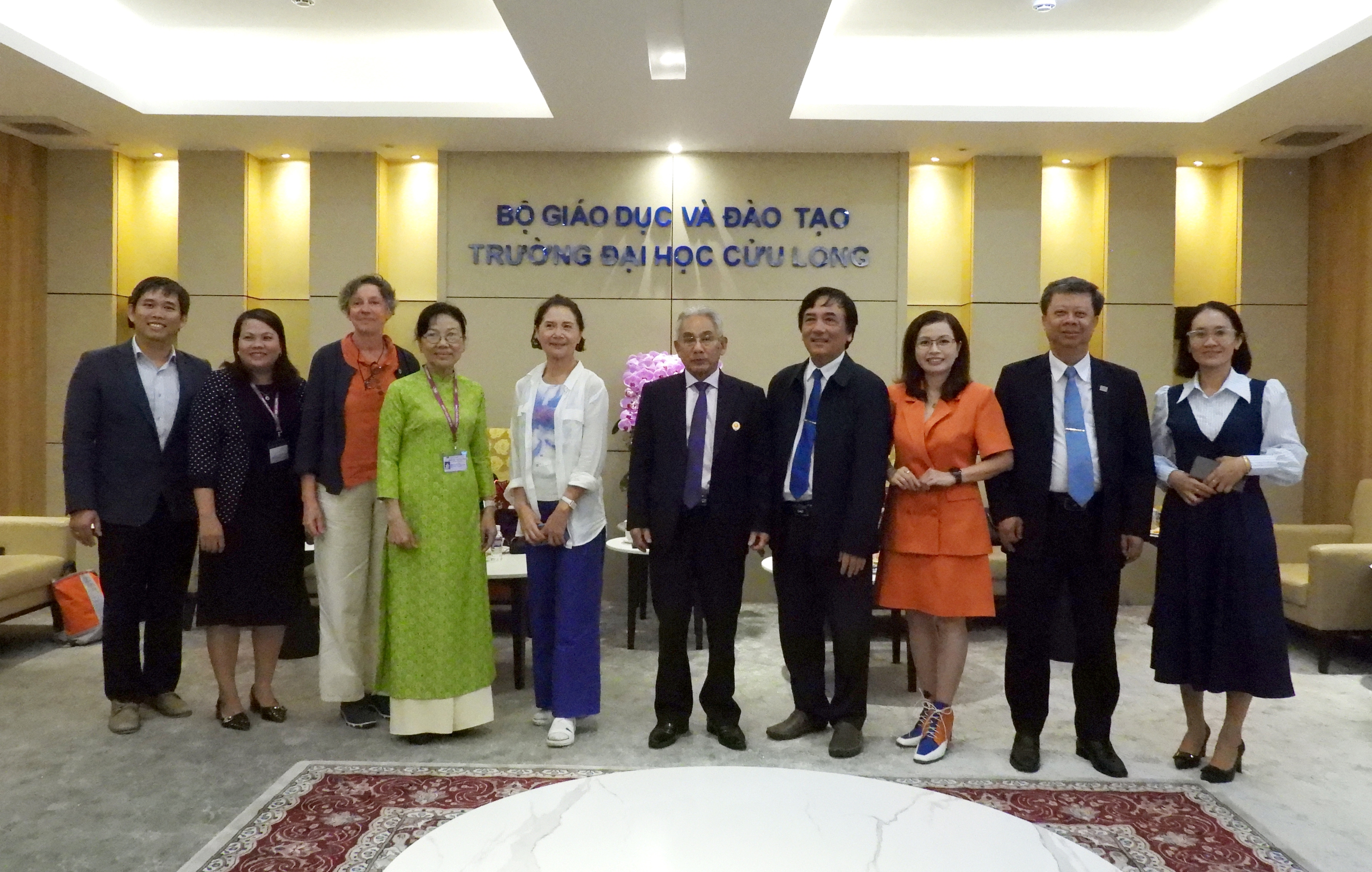 Một trường đại học ở miền Tây hợp tác với đối tác tại Pháp - Ảnh 4.