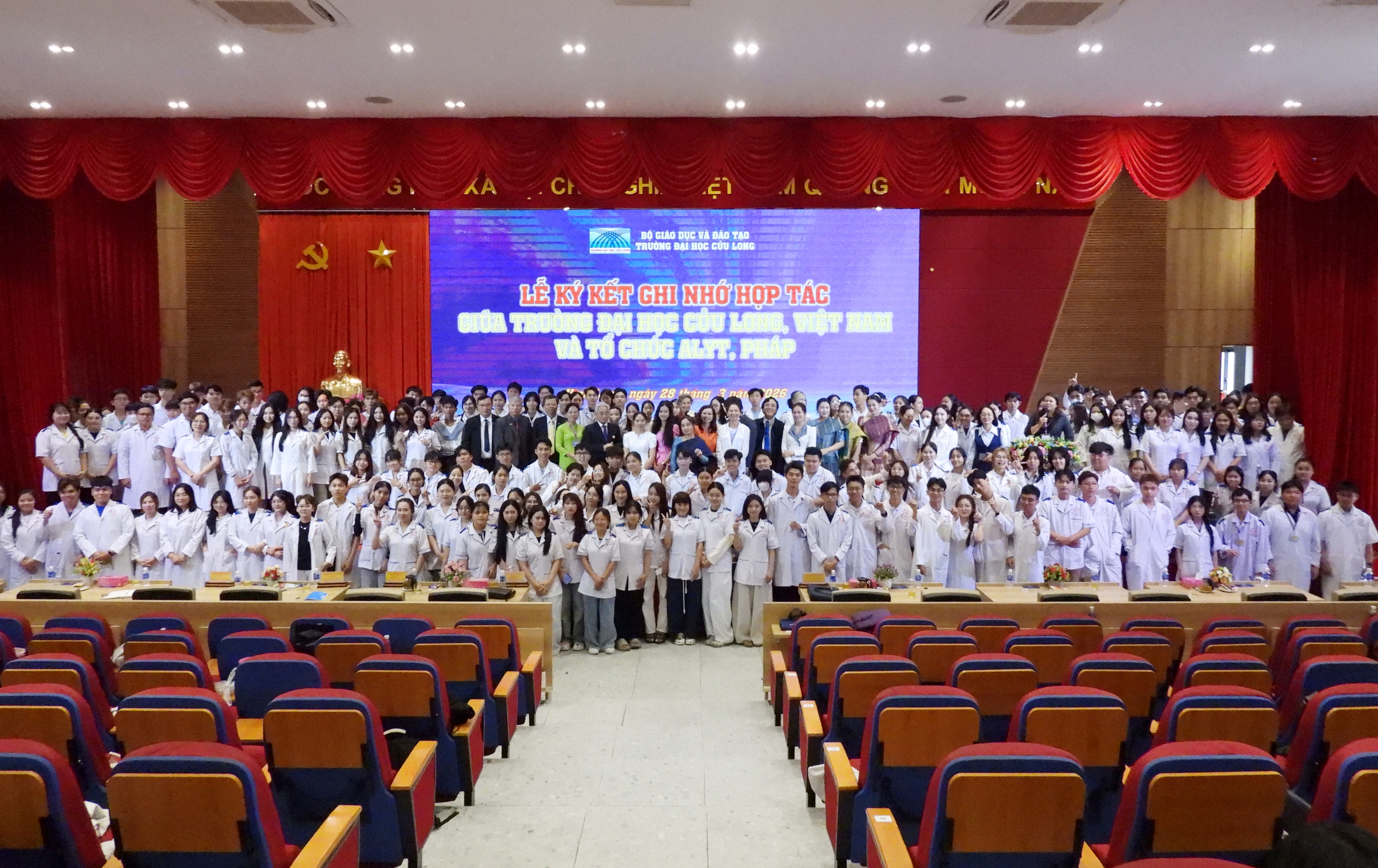 Một trường đại học ở miền Tây hợp tác với đối tác tại Pháp - Ảnh 5.