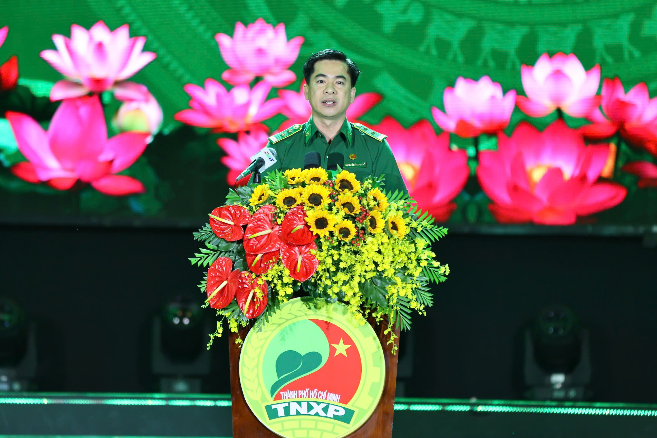 Thanh niên xung phong phải là mái nhà tập hợp sức mạnh của tuổi trẻ TPHCM - Ảnh 4.