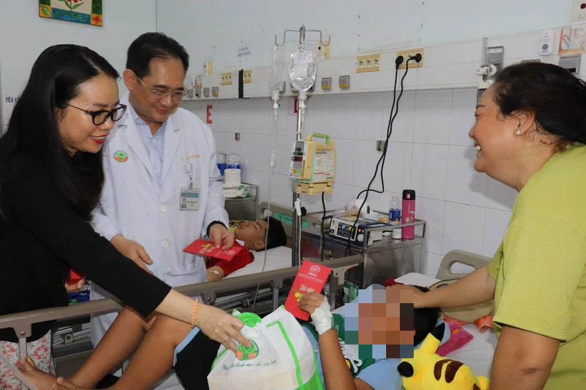 H&agrave;ng chục tỉ đồng được huy động mỗi năm hỗ trợ bệnh nh&acirc;n kh&oacute; khăn - Ảnh 4.