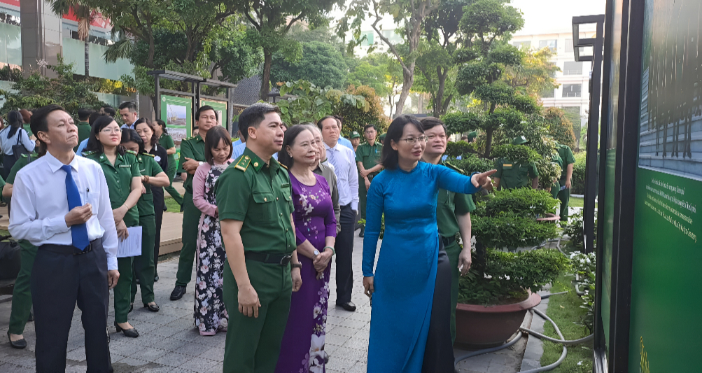 Khai mạc triển lãm ảnh