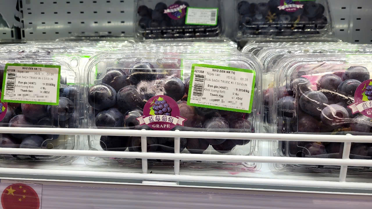 Việt Nam chi hàng trăm triệu USD nhập khẩu nho tươi Trung Quốc - Ảnh 2.