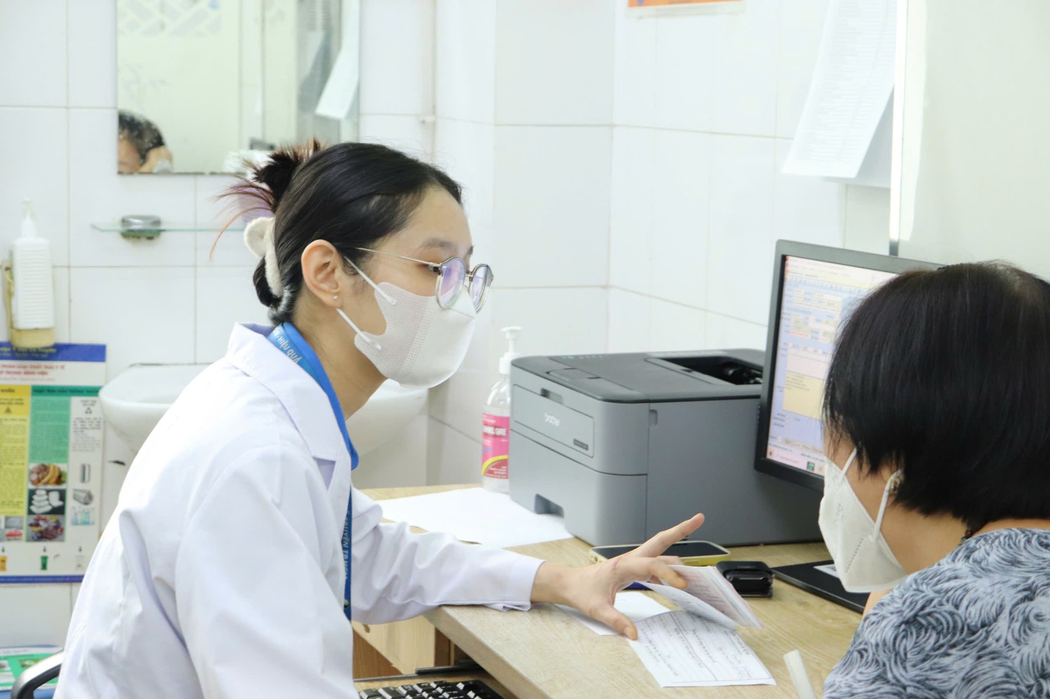 Người dân có thẻ BHYT lưu ý những điều sau - Ảnh 2.