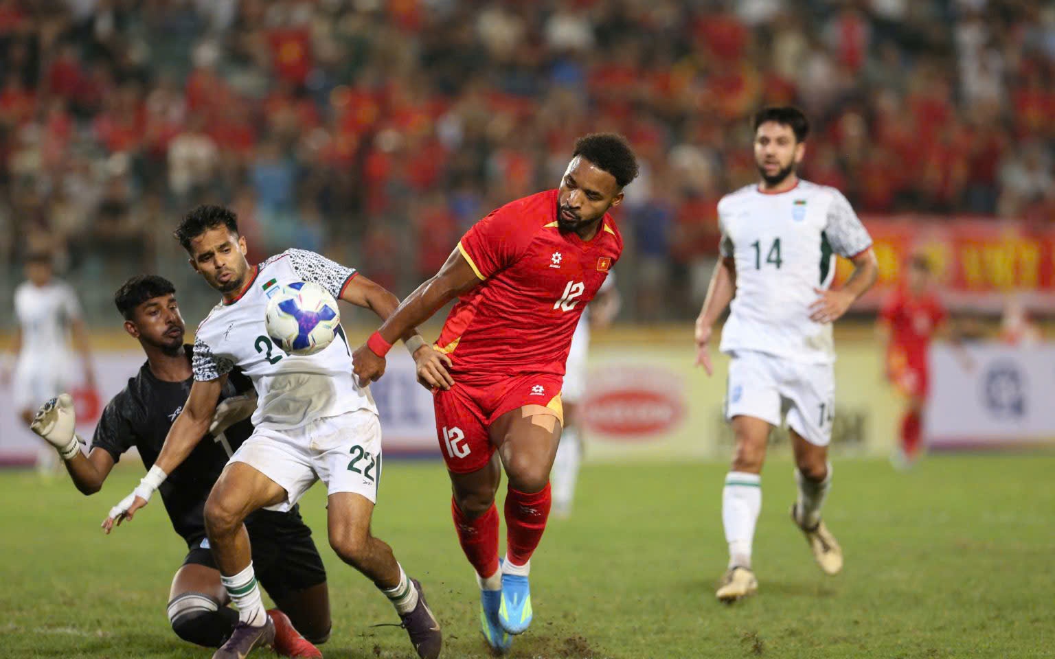 Trở lại Top 100 FIFA: B&oacute;ng đ&aacute; Việt Nam cần l&agrave;m g&igrave;? - Ảnh 3.