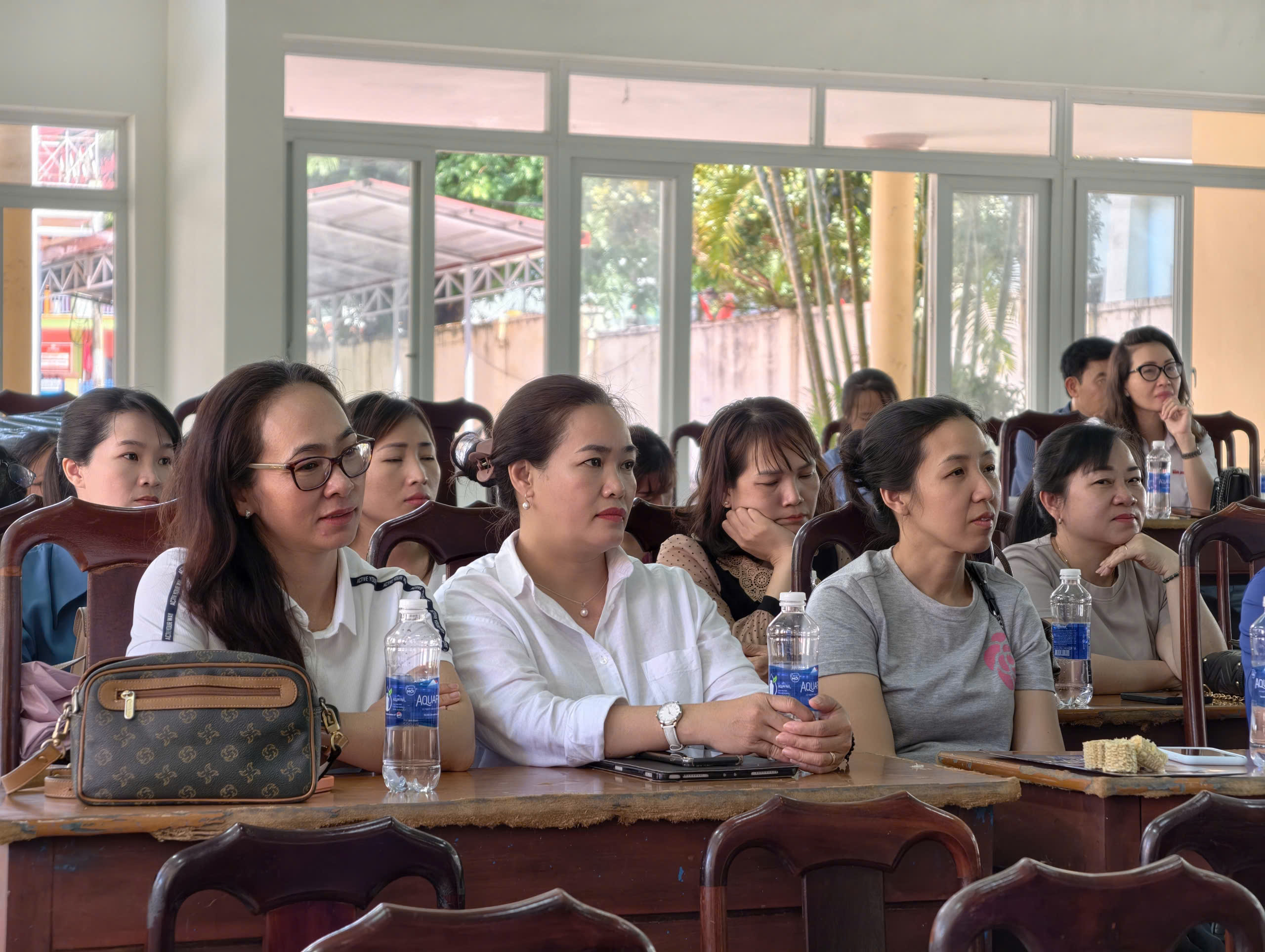 Đừng định nghĩa cuộc đời con qua một kỳ thi  - Ảnh 3.