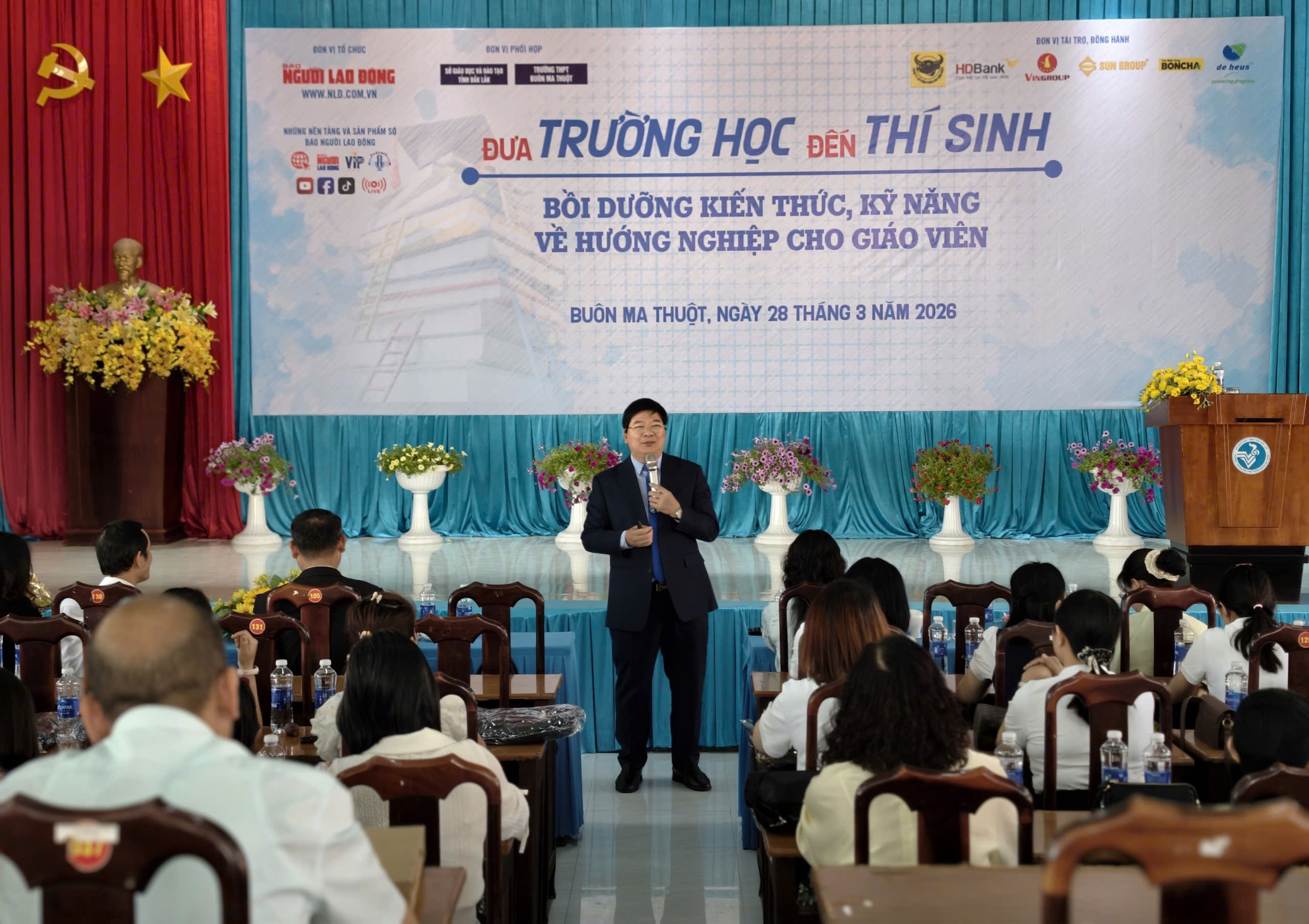 Đừng định nghĩa cuộc đời con qua một kỳ thi  - Ảnh 1.