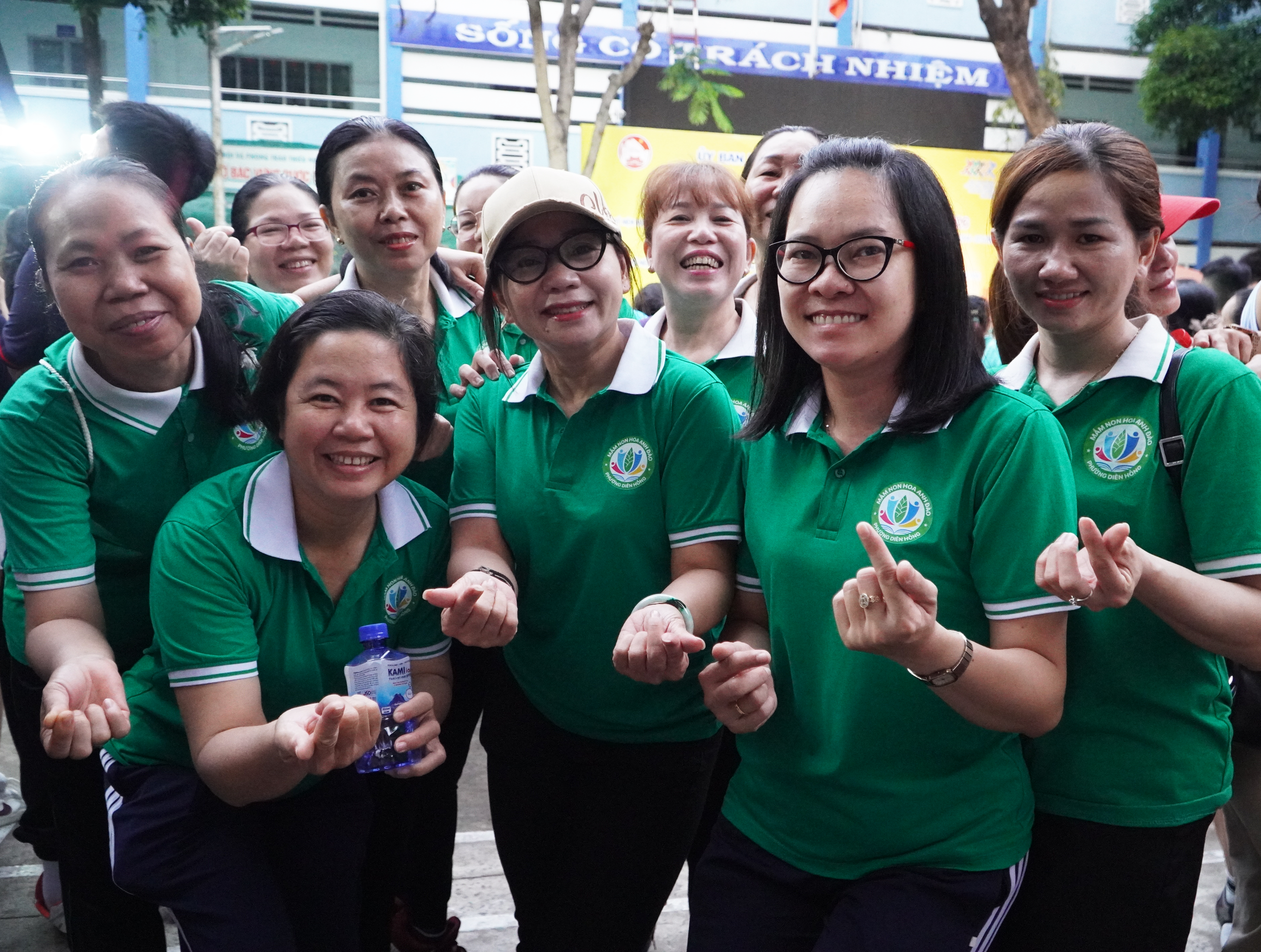 Hình ảnh bắt đầu ngày mới đầy ấn tượng ở phường Diên Hồng, TPHCM - Ảnh 7.