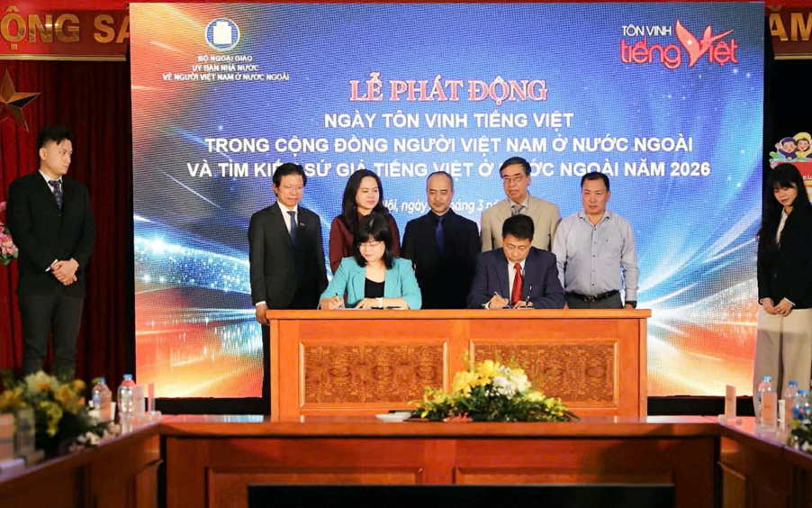 Mở cánh cửa đi vào tâm hồn Việt - Ảnh 1.