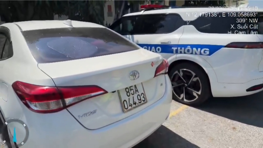 Hết hạn đăng kiểm vẫn chạy cao tốc, tài xế và chủ xe bị phạt 27 triệu đồng - Ảnh 1.