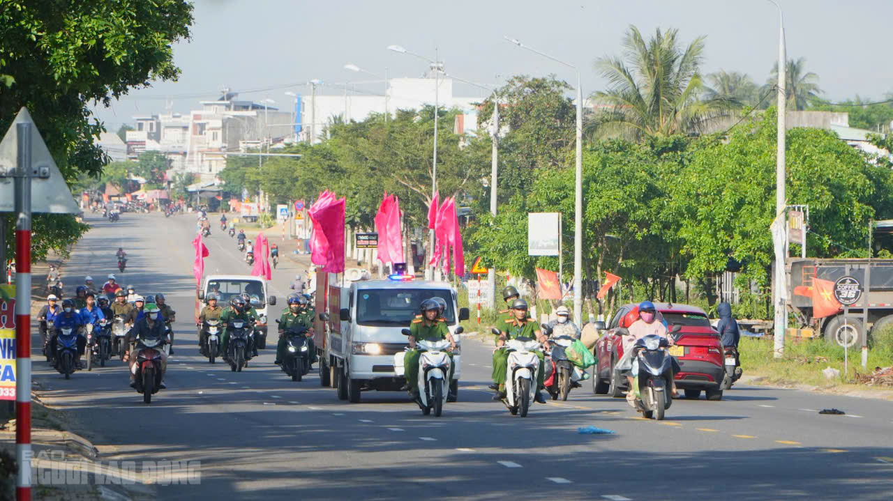 Đà Nẵng siết trật tự vỉa hè quyết tâm không đánh trống bỏ dùi - Ảnh 5. Đà Nẵng siết trật tự vỉa hè quyết tâm không đánh trống bỏ dùi - Ảnh 5.