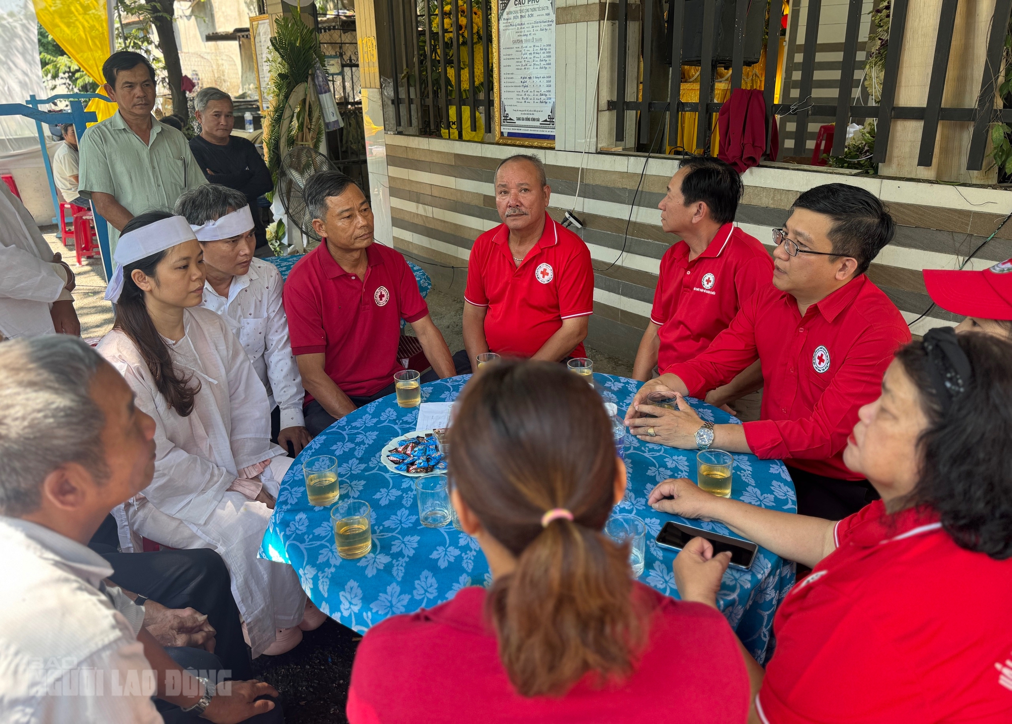 Nhiều tấm l&ograve;ng hỗ trợ gia đ&igrave;nh t&agrave;i xế Biện Th&aacute;i Sơn bị s&aacute;t hại tại Quảng Trị - Ảnh 1.