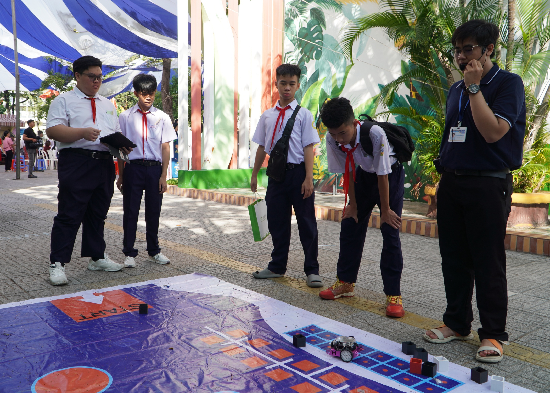 Ngày hội giúp phụ huynh chọn trường cho con tại phường Hòa Hưng, TPHCM - Ảnh 3.