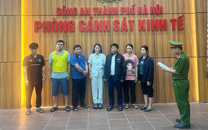 Thủ tướng chỉ đạo kiểm so&aacute;t giết mổ heo bệnh: Ngăn chặn khủng hoảng an to&agrave;n thực phẩm - Ảnh 2.