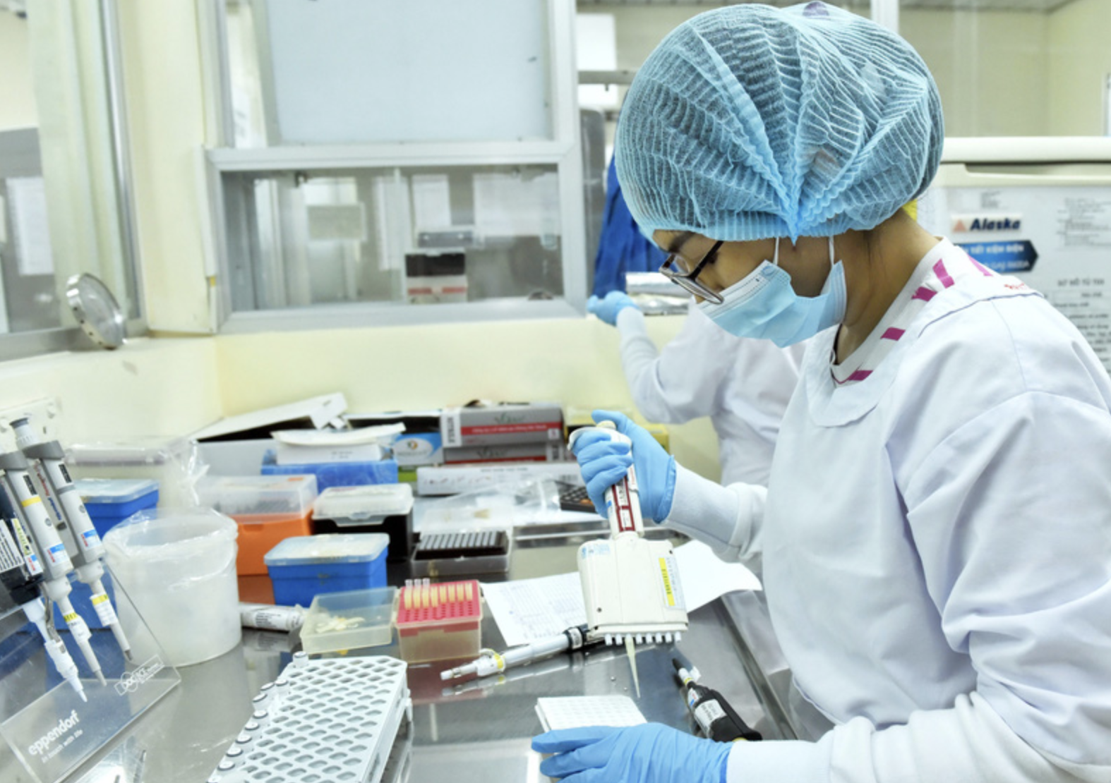 Biến thể COVID-19 BA.3.2 xuất hiện: Bộ Y tế nói gì? - Ảnh 1.