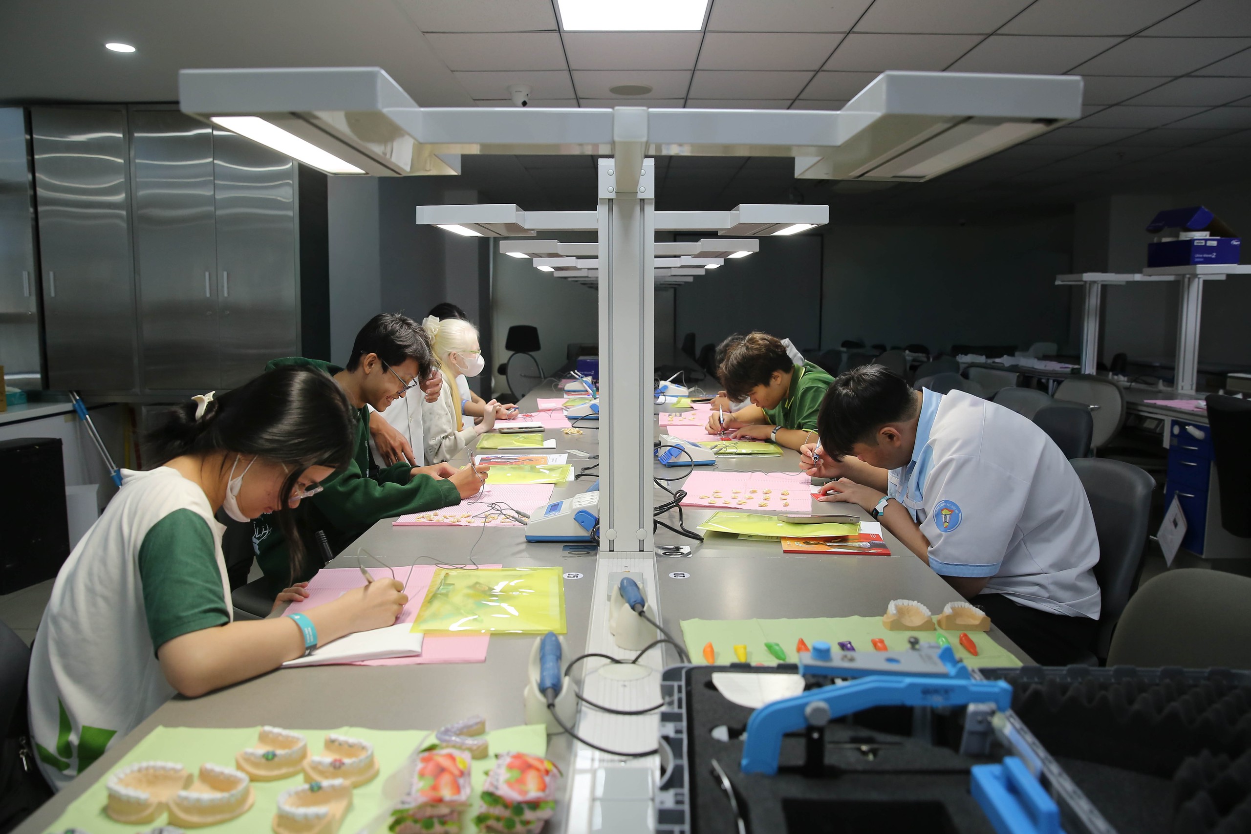 Học sinh THPT khám phá ngành học tại sự kiện trải nghiệm có quy mô "siêu khủng" - Ảnh 5.