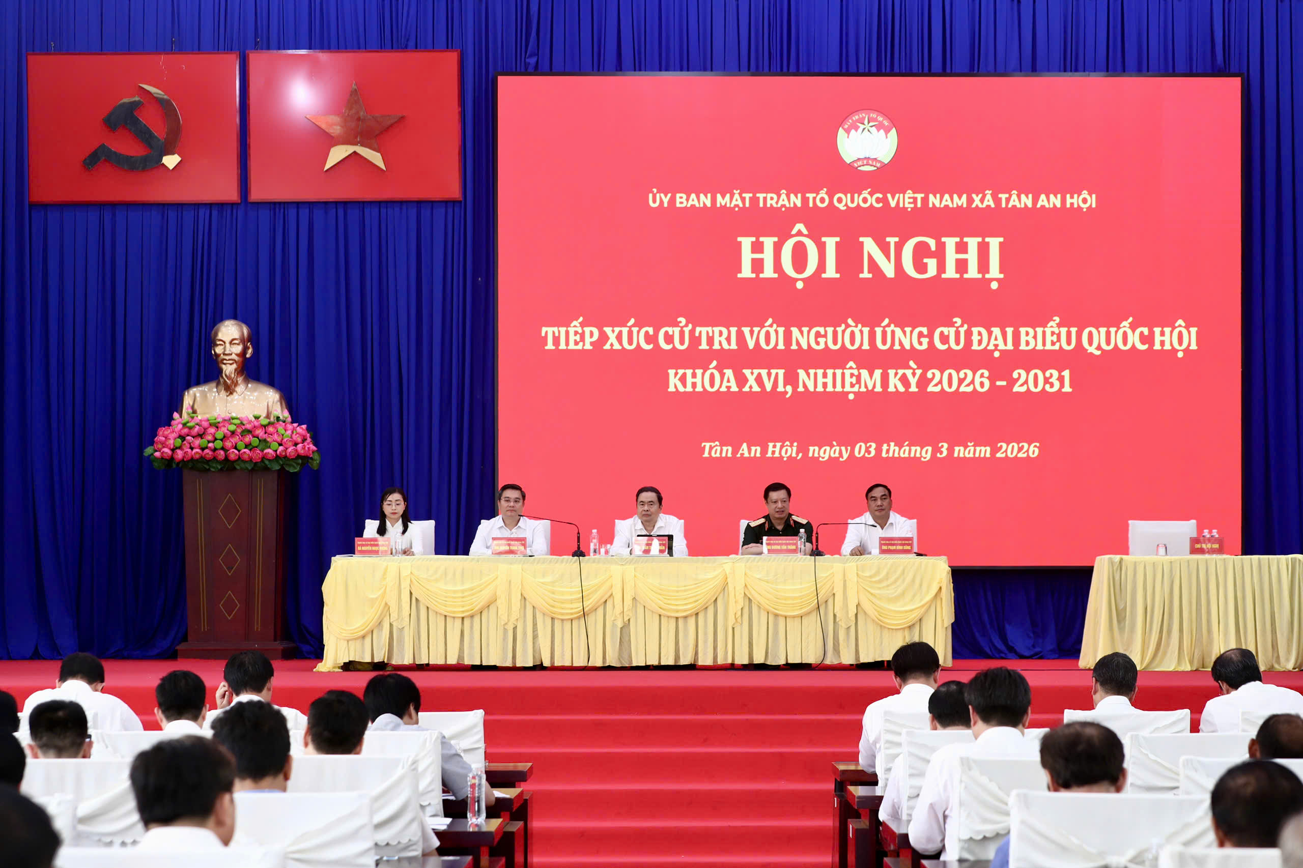 Cử tri đặt câu hỏi về thuế khoán cho ứng cử viên đại biểu Quốc hội - Ảnh 3.