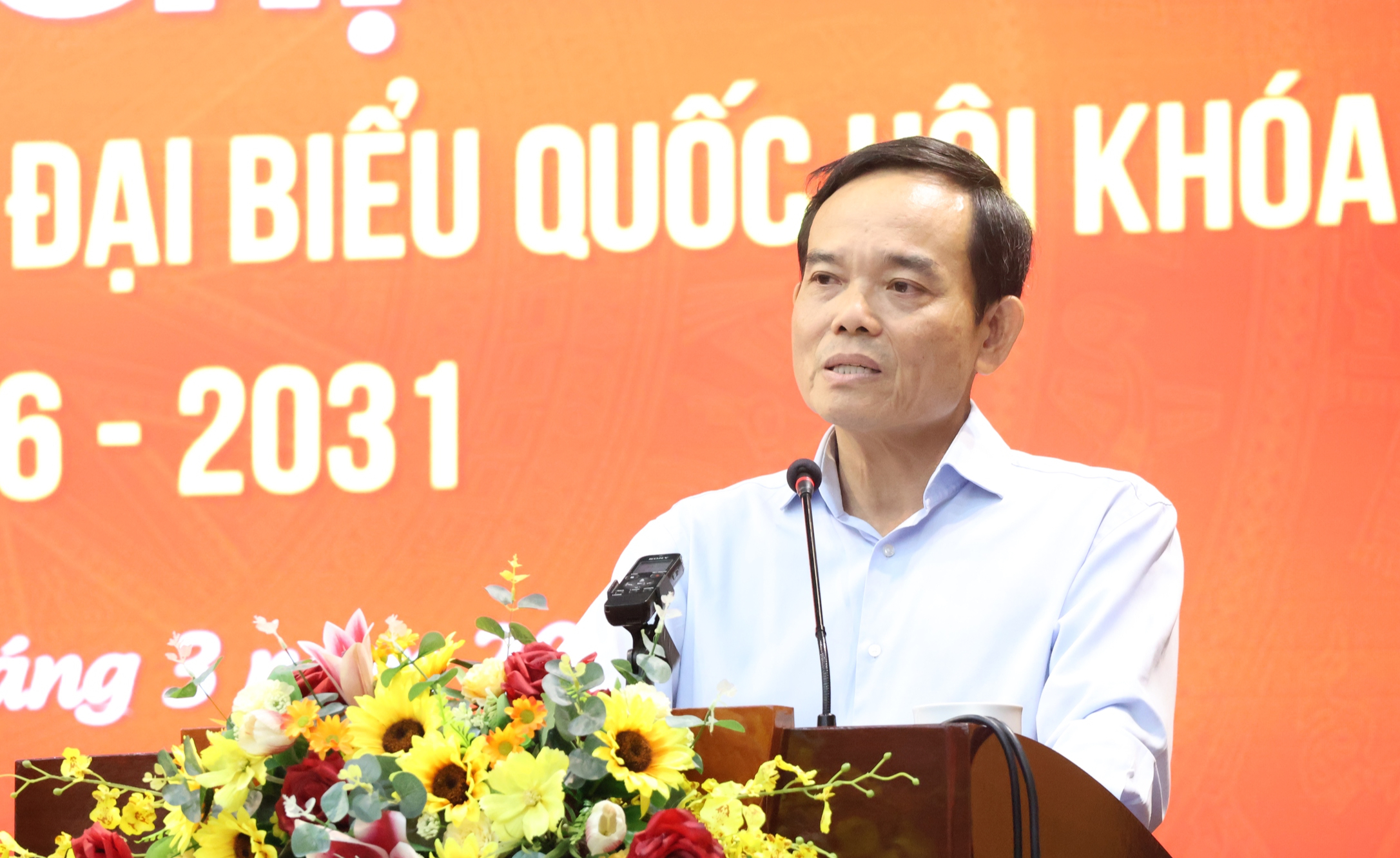 Gặp cử tri trước kỳ bầu cử, Bí thư Trần Lưu Quang chia sẻ hai việc lớn TPHCM phải làm ngay - Ảnh 2.