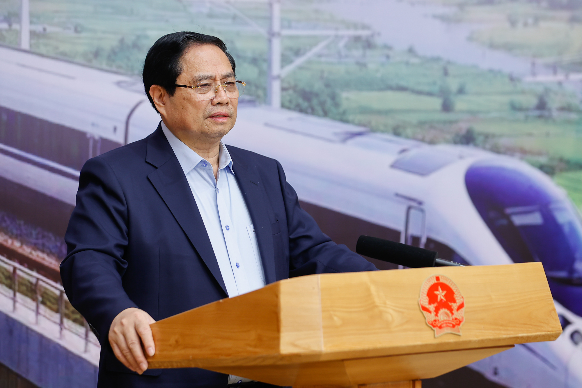 Thủ tướng: Khẩn cấp làm tuyến đường sắt kết nối TPHCM với sân bay Long Thành - Ảnh 1.