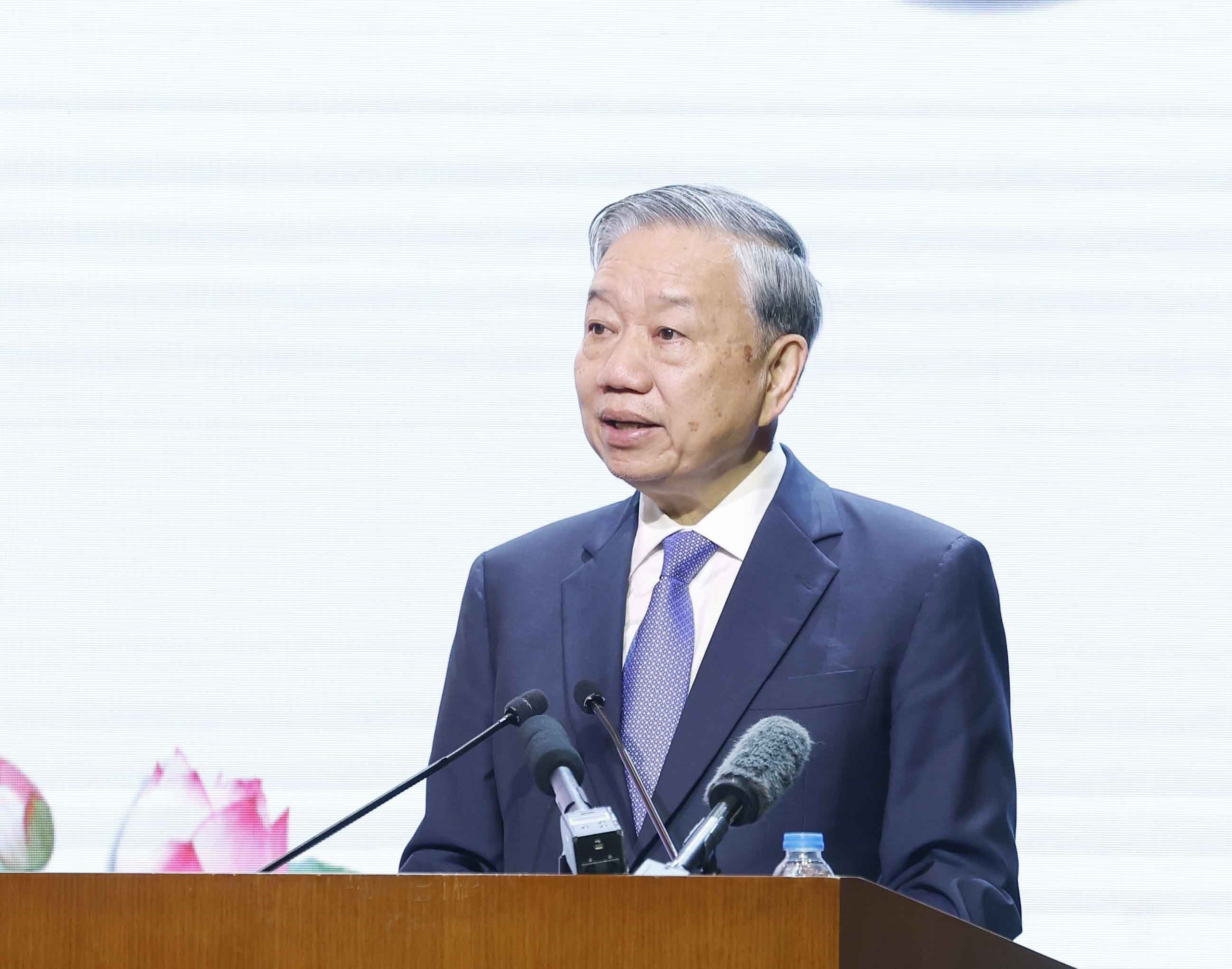 Tổng Bí thư Tô Lâm nhấn mạnh nâng cao chất lượng điều trị tại Bệnh viện Trung ương Quân đội 108 - Ảnh 3. Tổng Bí thư Tô Lâm nhấn mạnh nâng cao chất lượng điều trị tại Bệnh viện Trung ương Quân đội 108 - Ảnh 3.