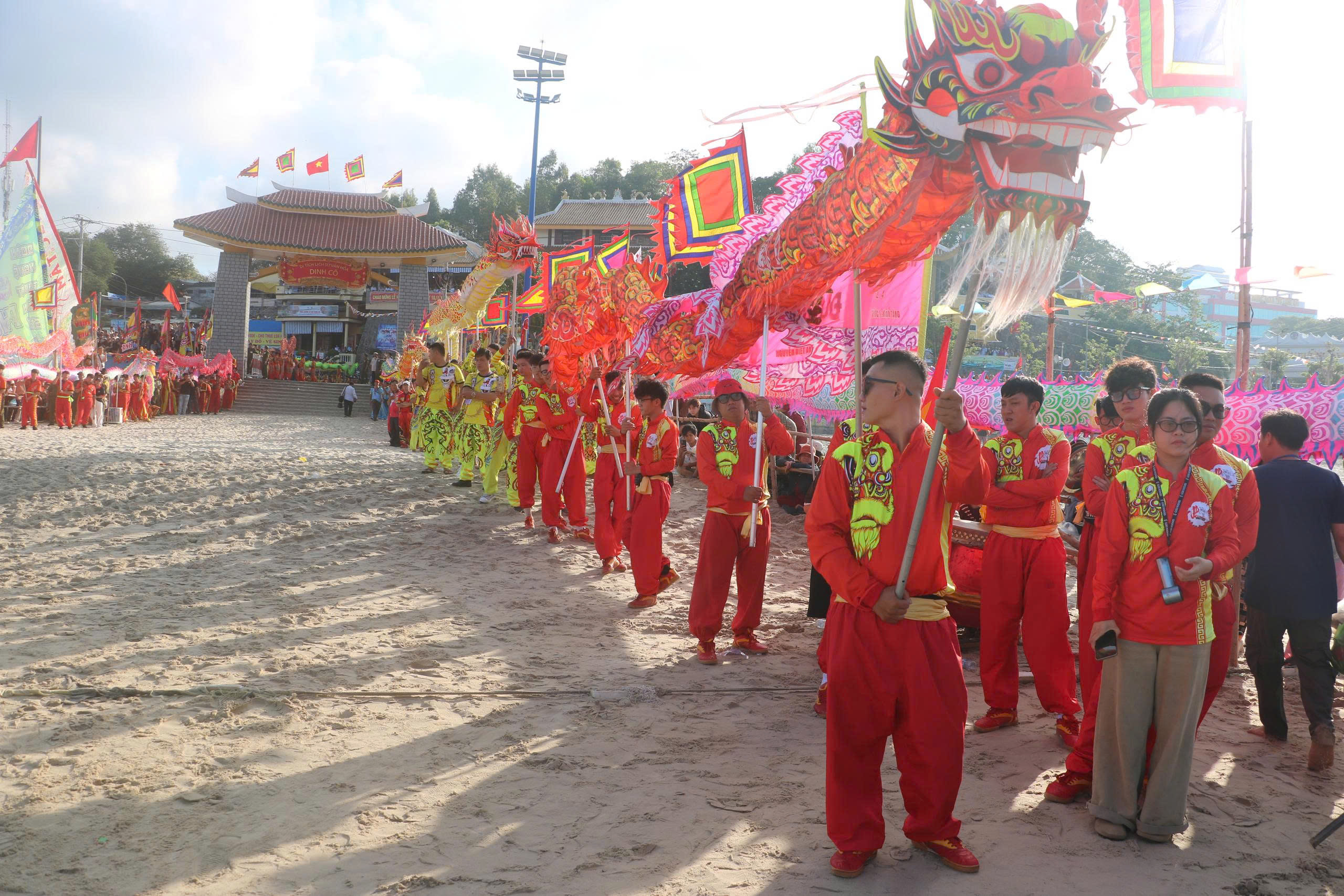 Lễ hội Dinh Cô 2026 tại Long Hải: Sự kiện văn hóa đặc sắc của ngư dân miền biển - Ảnh 5. Lễ hội Dinh Cô 2026 tại Long Hải: Sự kiện văn hóa đặc sắc của ngư dân miền biển - Ảnh 5.