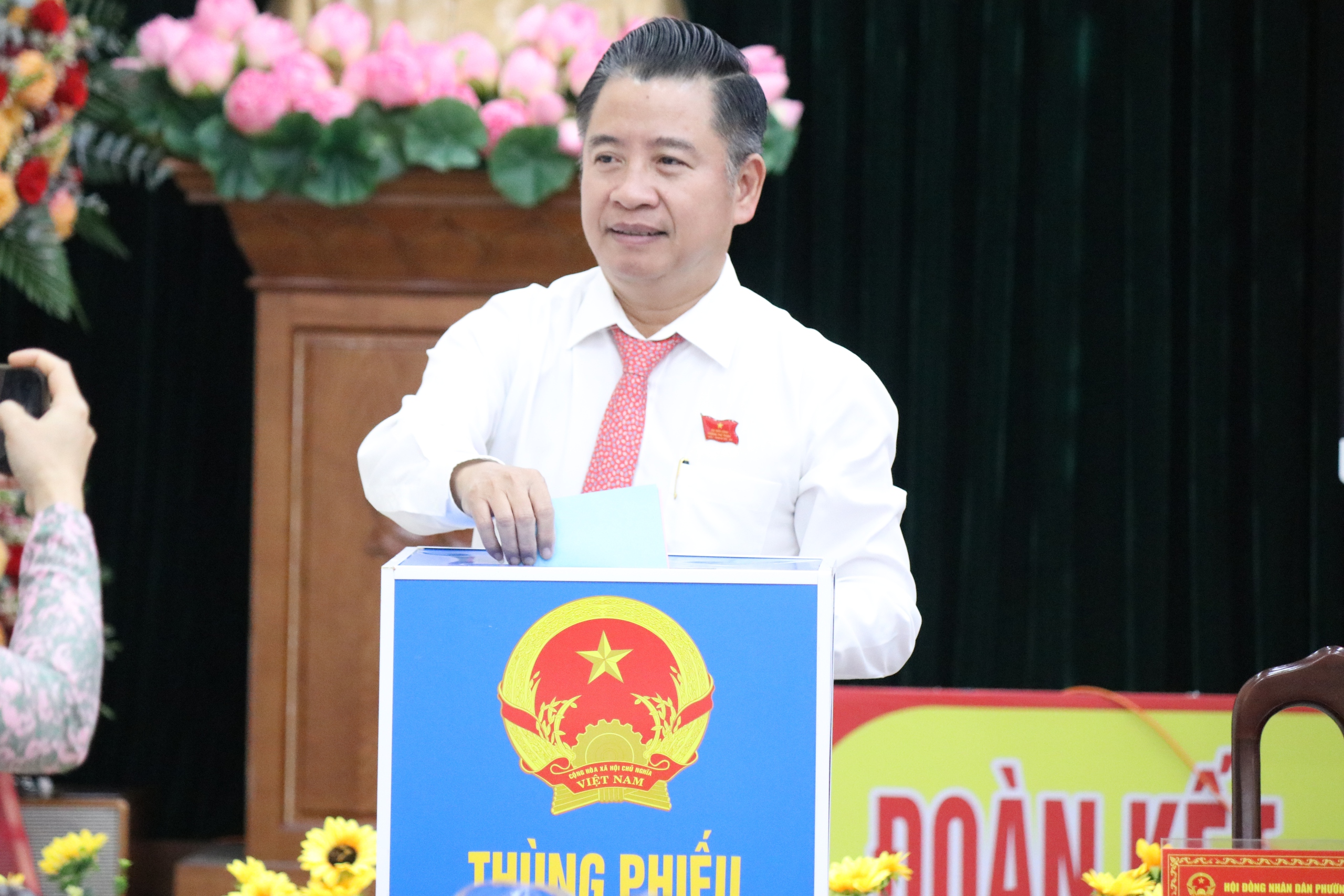 kỳ họp hđnd phường Phú Thuận - Ảnh 2.