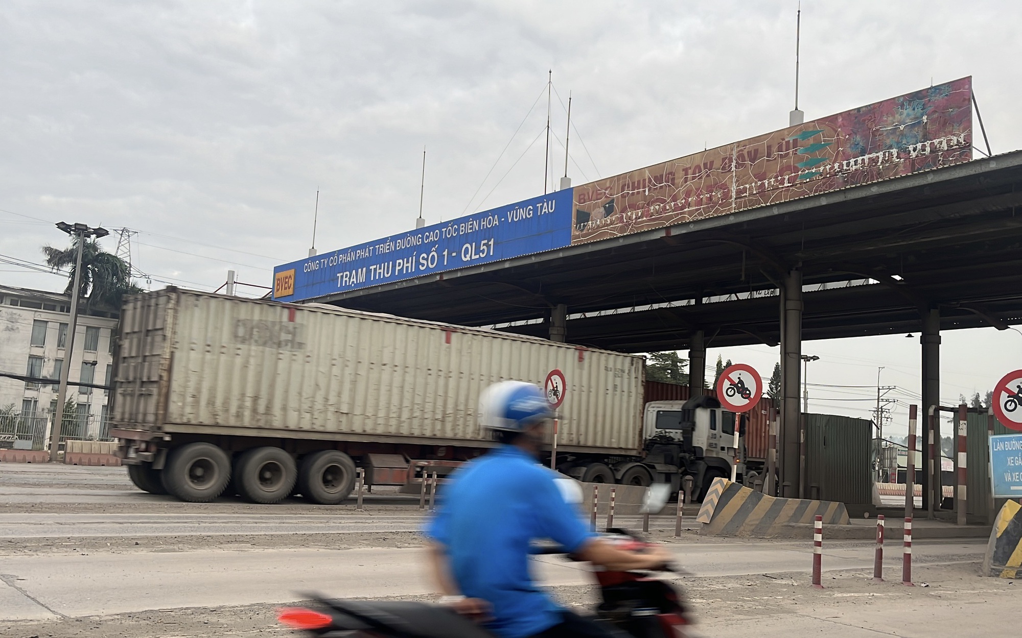 Nh&agrave; đầu tư sắp b&agrave;n giao 2 trạm thu ph&iacute; tr&ecirc;n Quốc lộ 51 để Đồng Nai th&aacute;o dỡ - Ảnh 2.