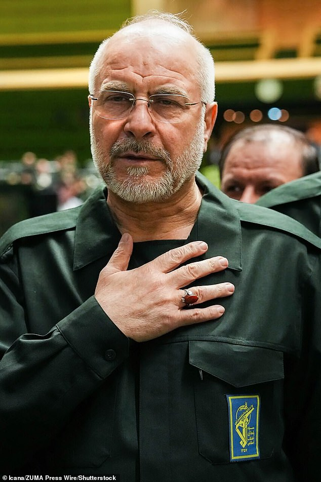 Tổng thống Donald Trump n&oacute;i &ldquo;Mỹ đang kiểm so&aacute;t eo biển Hormuz&rdquo; - Ảnh 2.