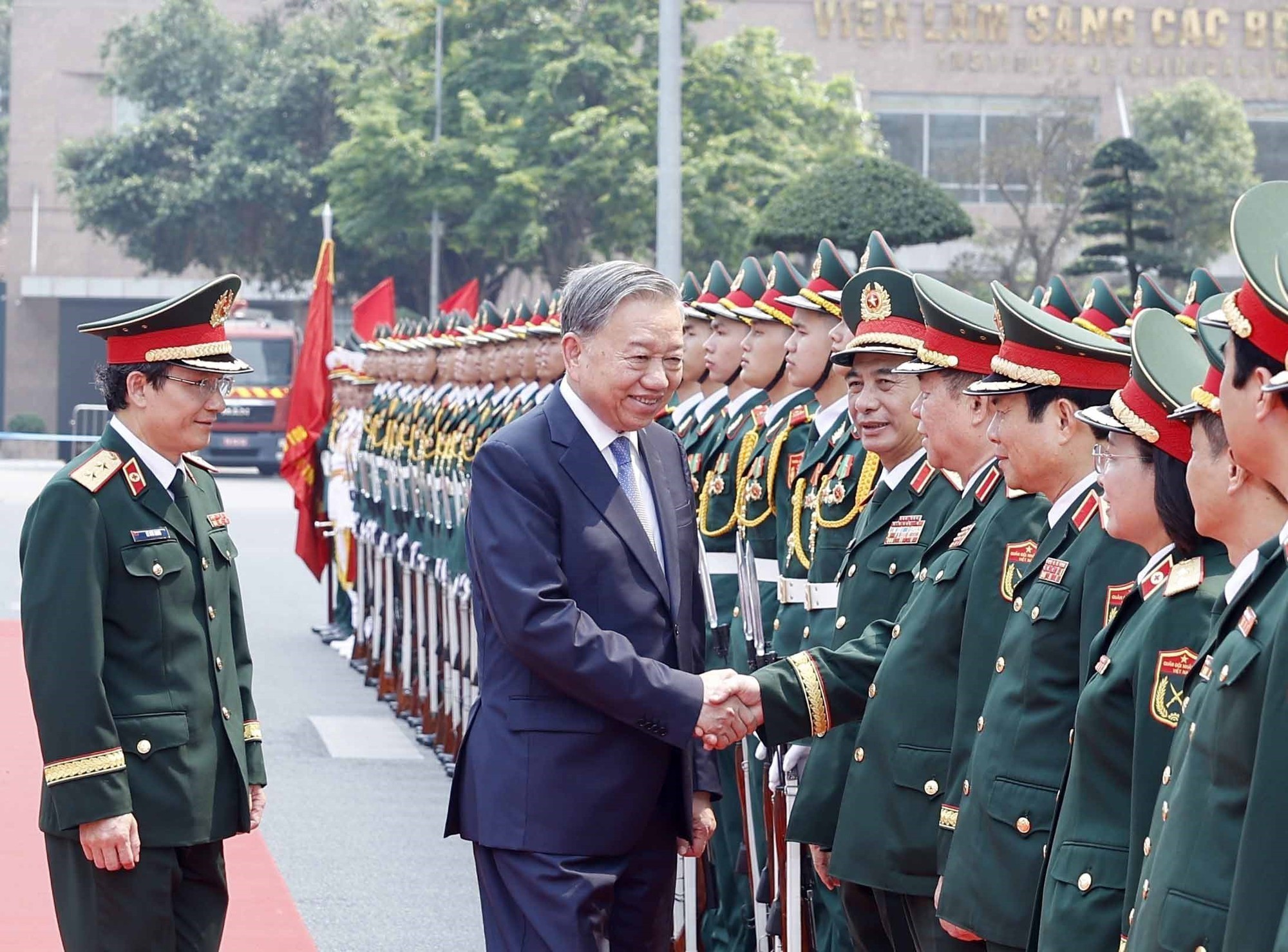 Tổng Bí thư Tô Lâm nhấn mạnh nâng cao chất lượng điều trị tại Bệnh viện Trung ương Quân đội 108 - Ảnh 2. Tổng Bí thư Tô Lâm nhấn mạnh nâng cao chất lượng điều trị tại Bệnh viện Trung ương Quân đội 108 - Ảnh 2.