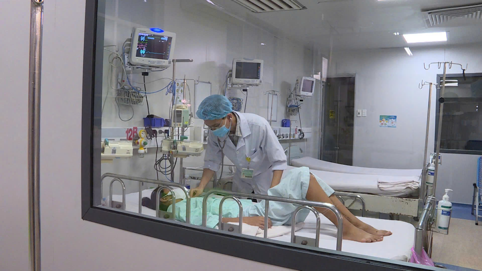 Cảnh giác cao độ trước 3 bệnh truyền nhiễm - Ảnh 2.