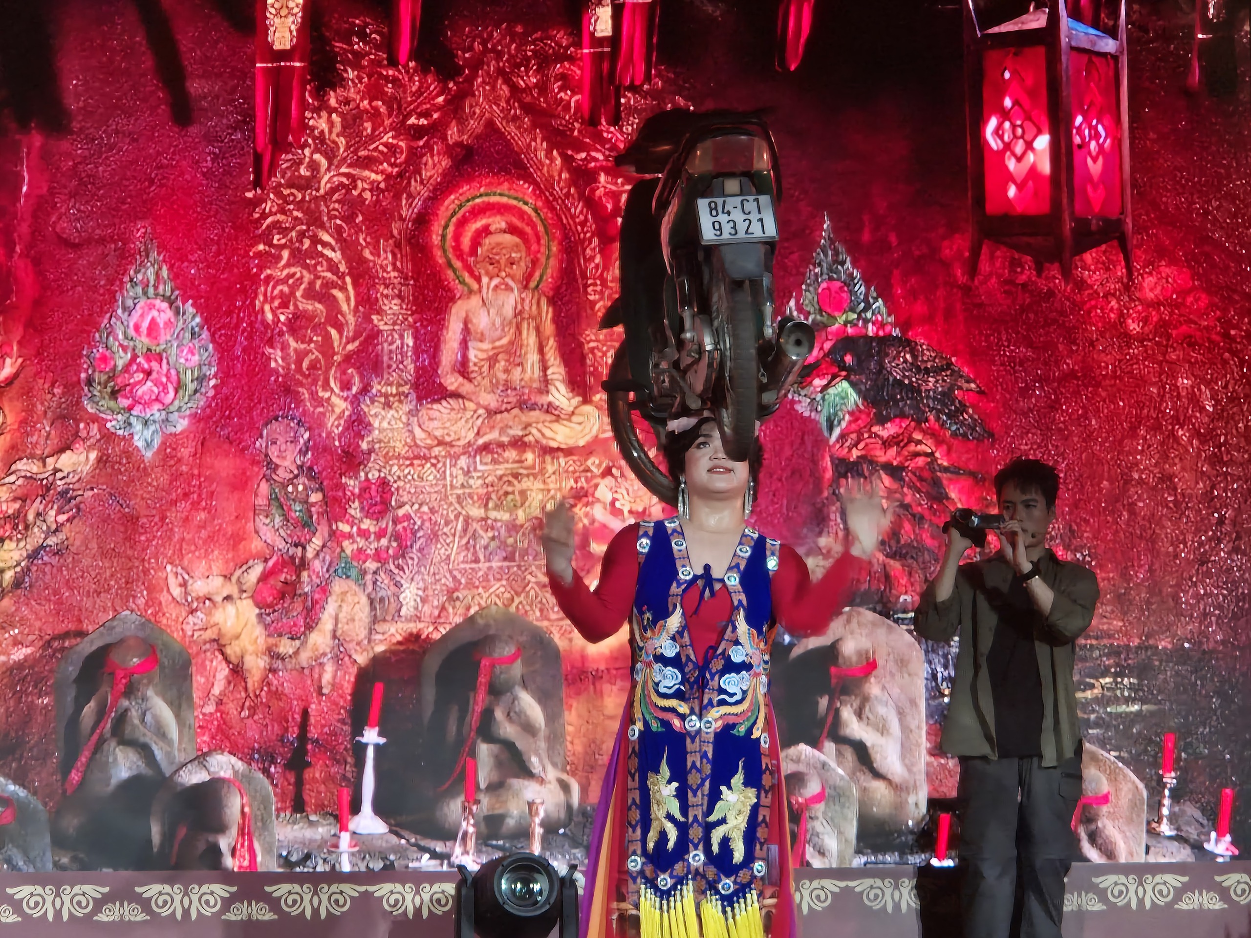 Ốc Thanh Vân khen ngợi 