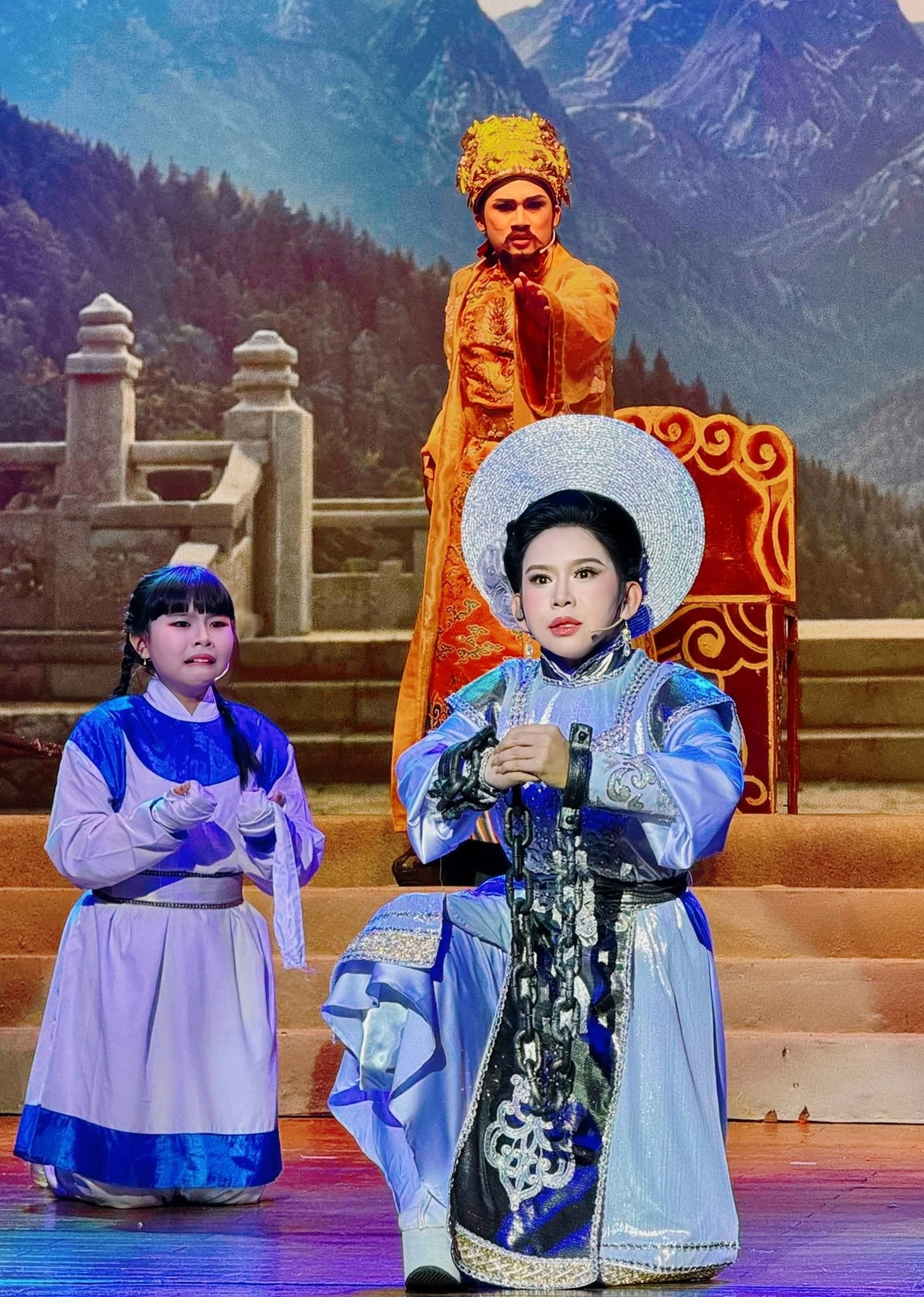 Ngọc Cương nối nghiệp cha – cố nghệ sĩ Chinh Nhân, tiếp lửa cho tuồng cổ Huỳnh Long - Ảnh 2.