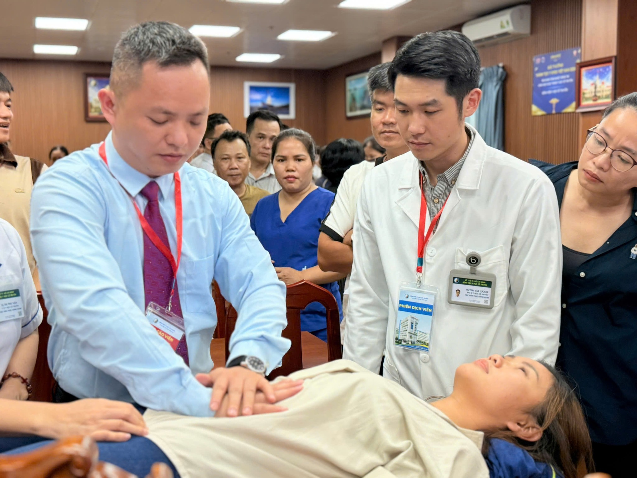 Trải nghiệm trị liệu và sản xuất thuốc để thu hút du lịch y tế - Ảnh 1.