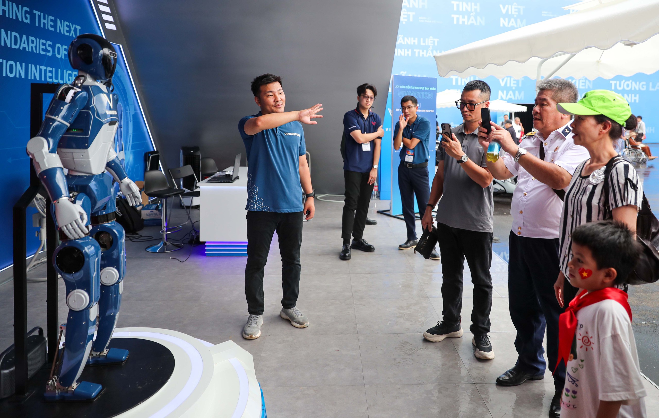 HIỆN THỰC HÓA KHÁT VỌNG PHÁT TRIỂN ĐẤT NƯỚC: Kiên định hai mục tiêu chiến lược 100 năm - Ảnh 1.