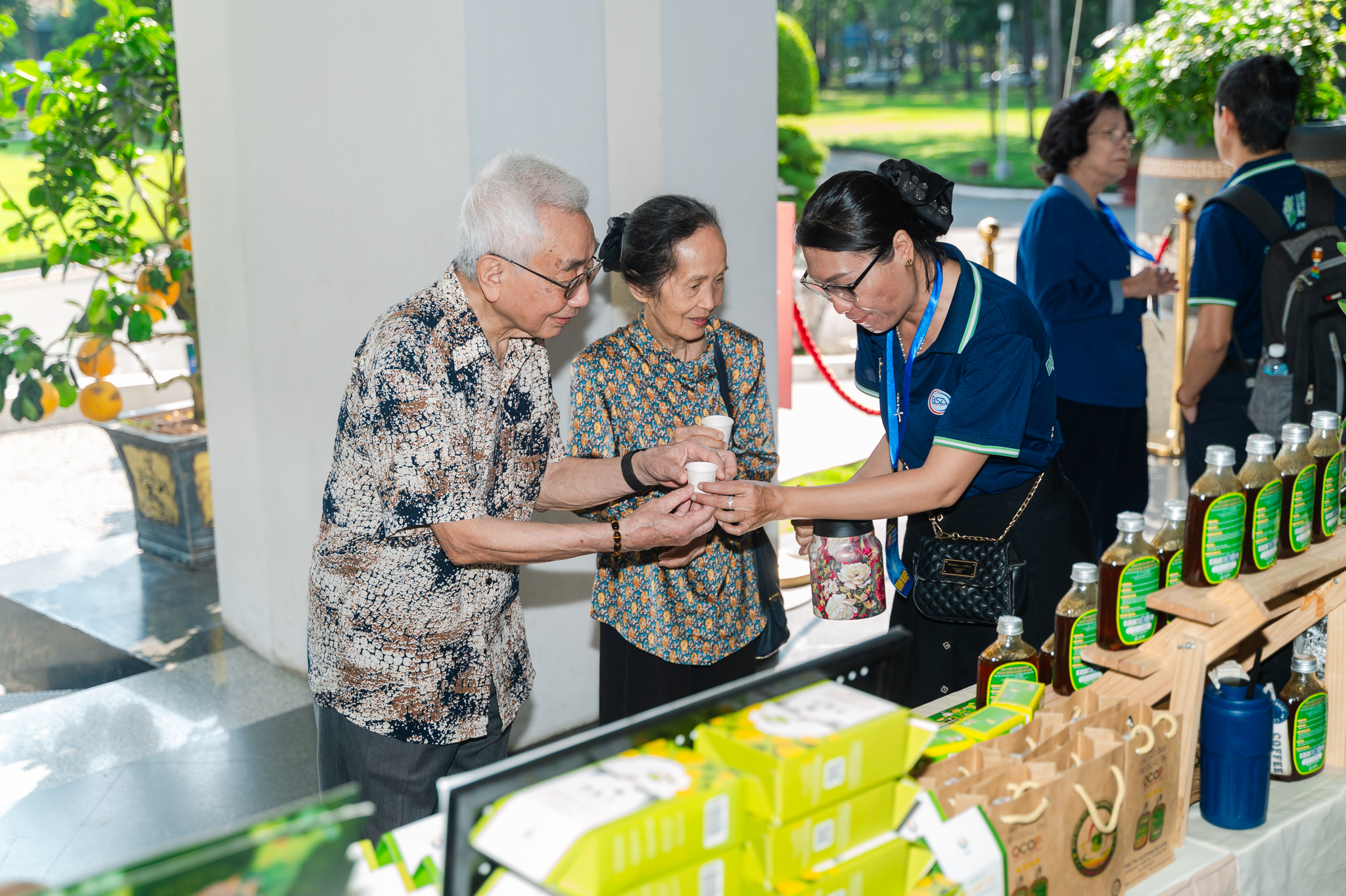 VIDEO: Lạ miệng với đặc sản từ chùm ngây và quả lê-ki-ma tại Lễ công bố Hàng Việt Nam Chất lượng cao - Ảnh 5.