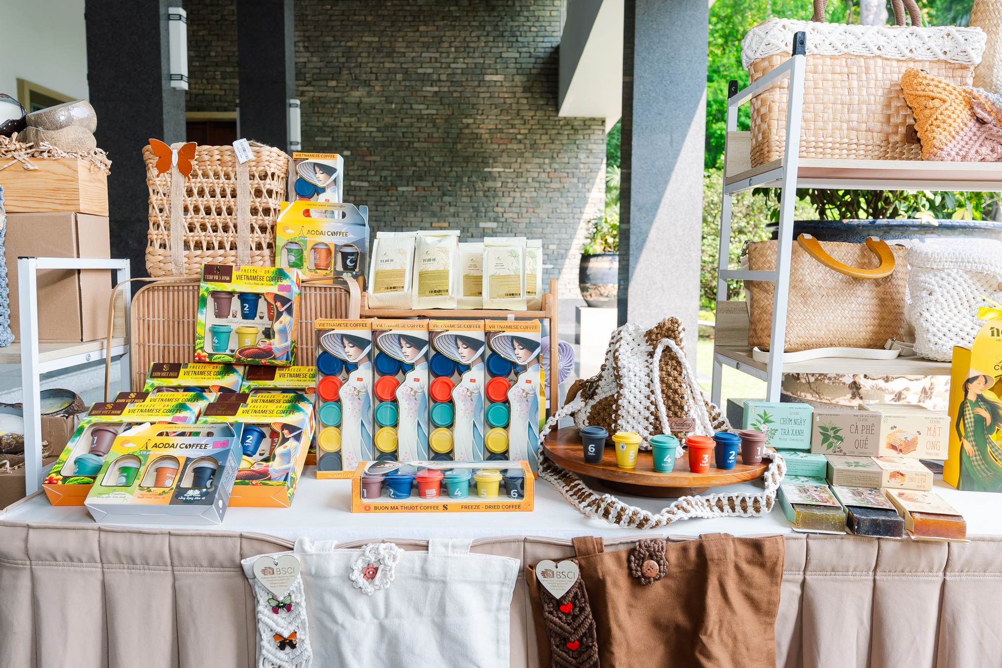 VIDEO: Lạ miệng với đặc sản từ chùm ngây và quả lê-ki-ma tại Lễ công bố Hàng Việt Nam Chất lượng cao - Ảnh 1.